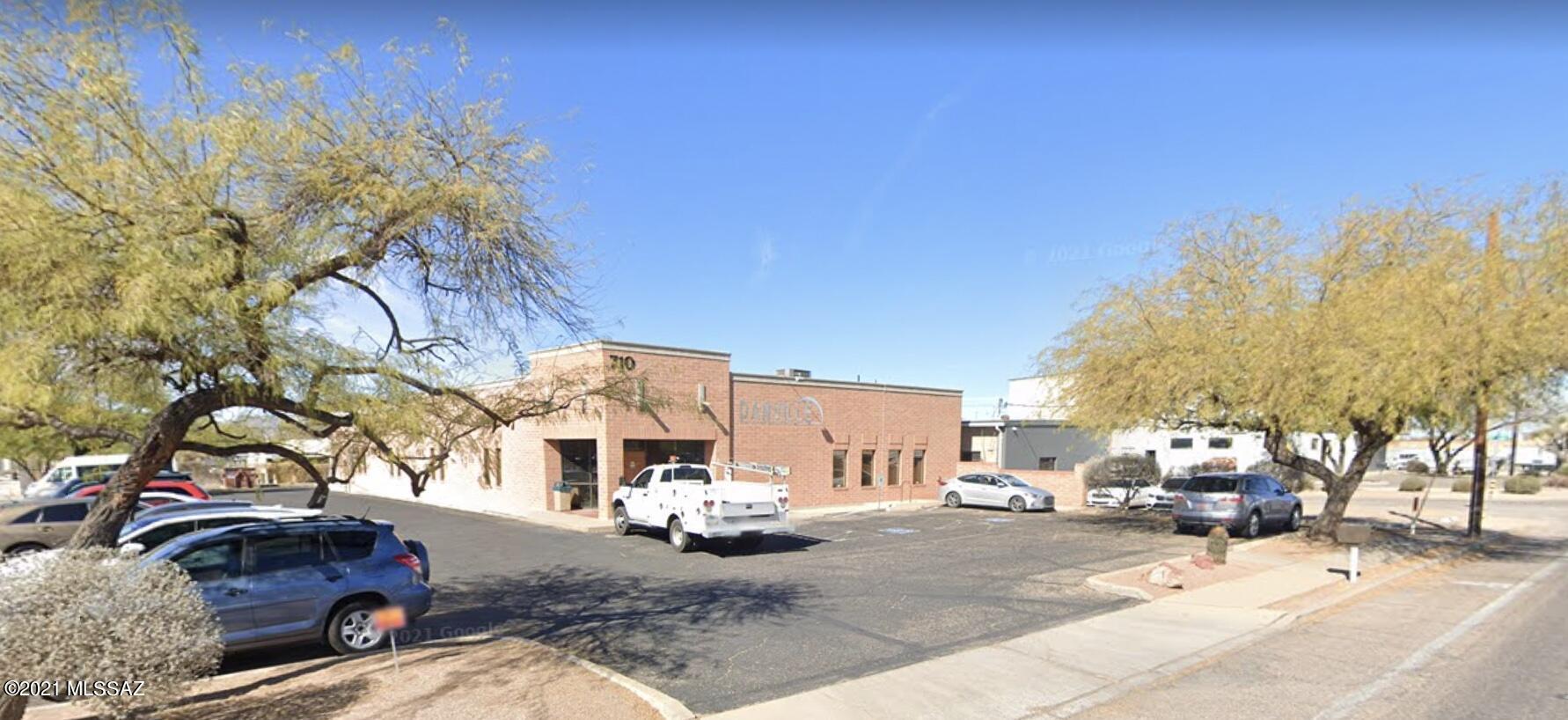 Terrific all masonry office building. Zoned I-1 with easy access to Aviation Parkway, I-10, and University. Featuring reception and lobby, kitchen/breakroom, large bullpen work area or training room. 17 perimeter offices including large corner office, timed vault, ingress/egress from Campbell and 17th Street.