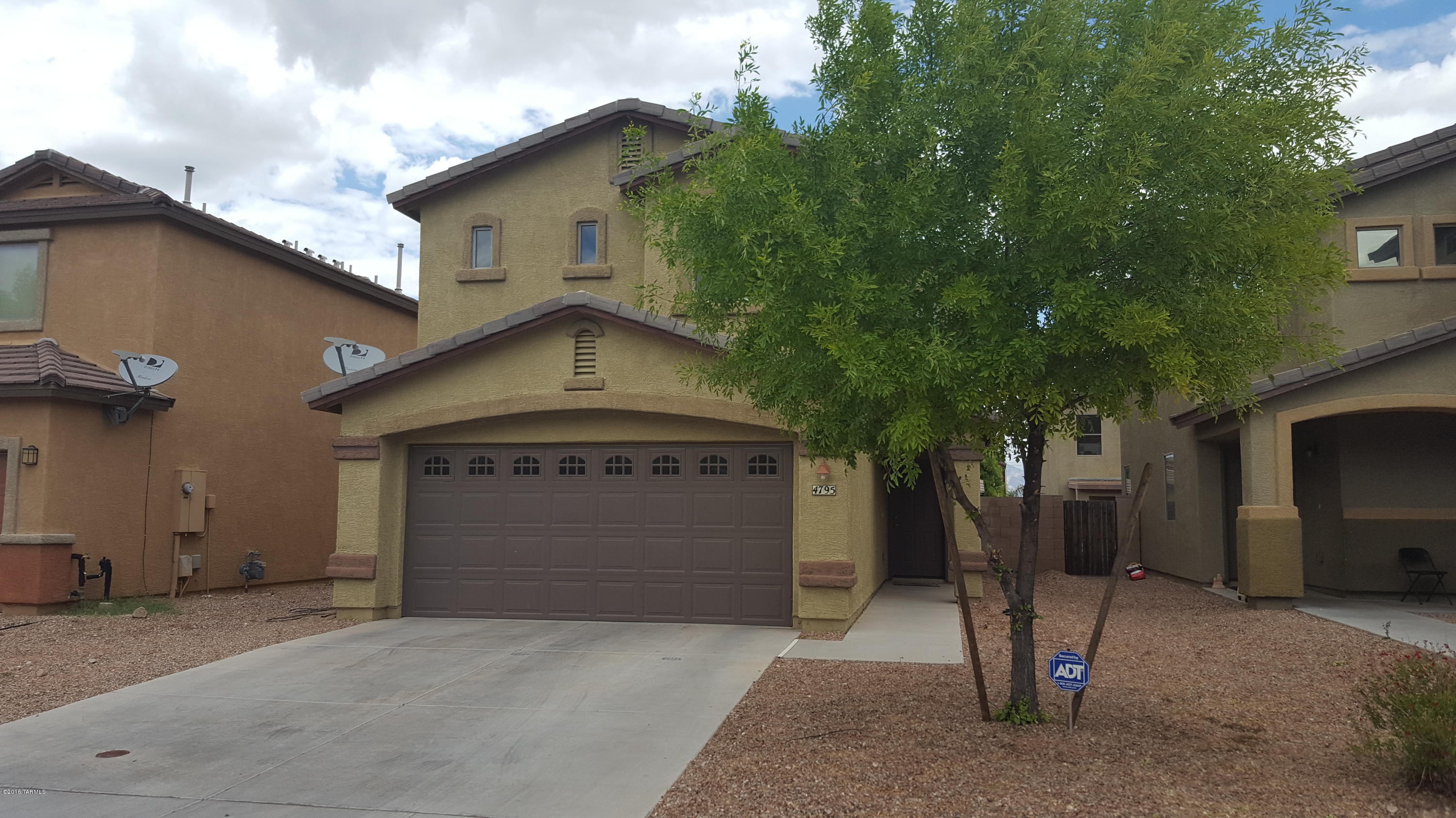 Very nice 3 bedroom, 3 bath, 2 story with upgrades. Features: Open floor plan with Ceramic tile in all living/wet areas, carpeting in bedrooms, Breakfast Bar, Dining Area and Covered Patio, beautifully paved with Artificial Grass.
Call Jesus Johnson for a tour of this rental.