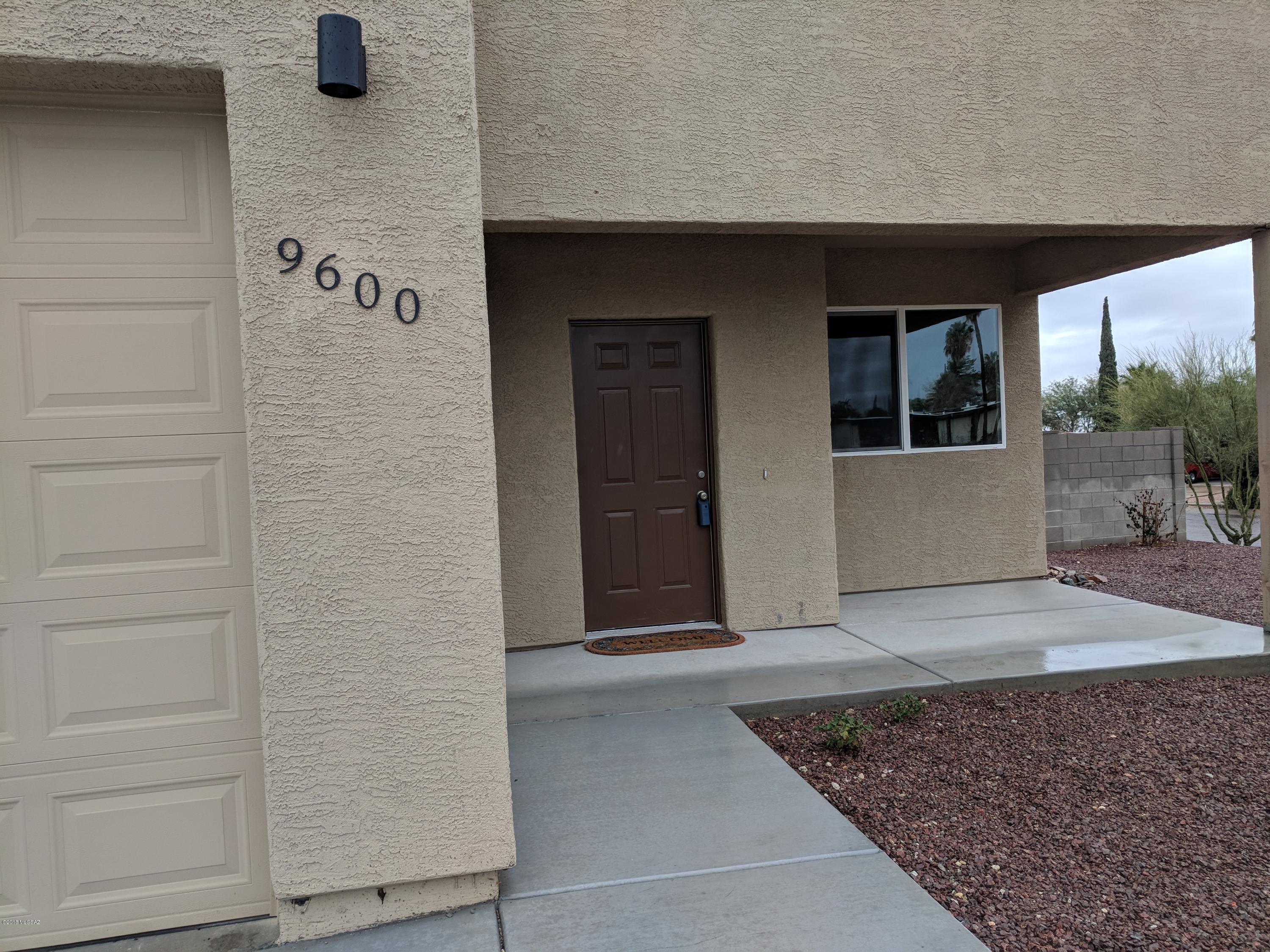 Beautiful, newly built, never lived in family home, in great east side neighborhood.  Nice open floorplan greets you upon entry, from living room to kitchen, and dining area, right out the back door!  Carpet in the living room and bedrooms, and tile where you need it! His and Hers vanities in the master bath, with a nice tile, step in shower. Good sized walk in closet with shelves. Stainless Steel appliances in the kitchen, and french doors lead you to the backyard.  Since it's a corner lot, you have a little more room to move.  Call Lisa to see your next home!
(520) 490-8634