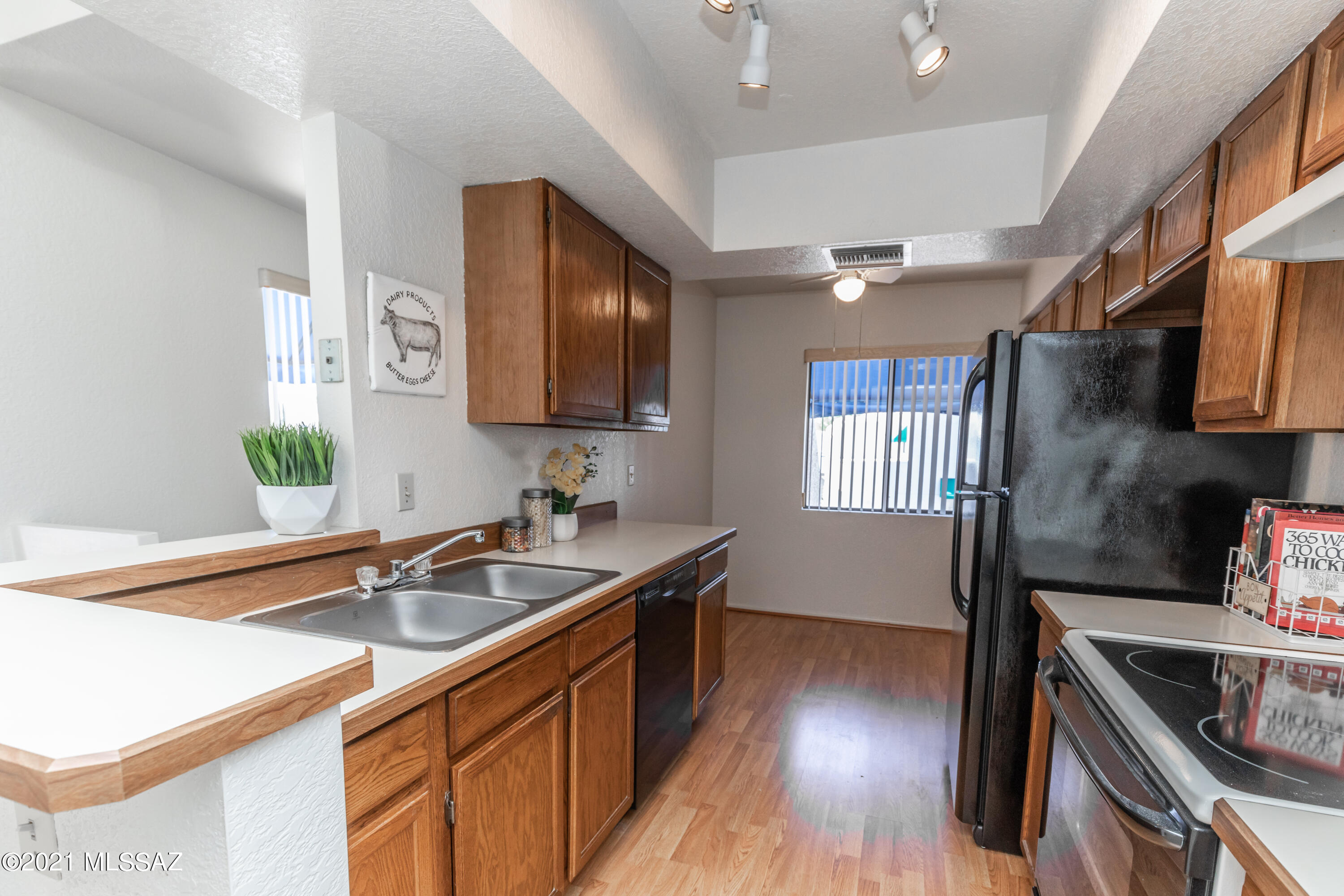 Summertree Condominiums (1-224) - Residential