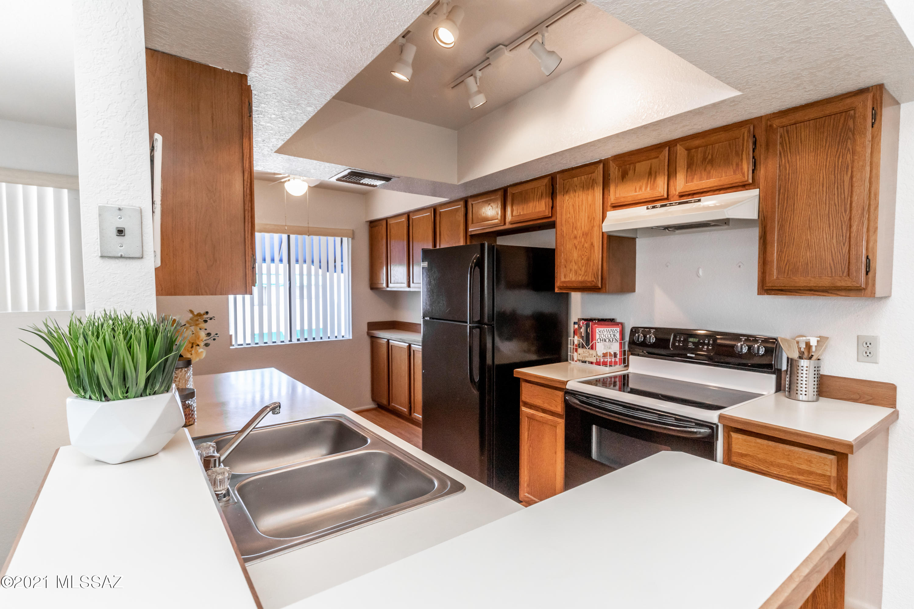 Summertree Condominiums (1-224) - Residential