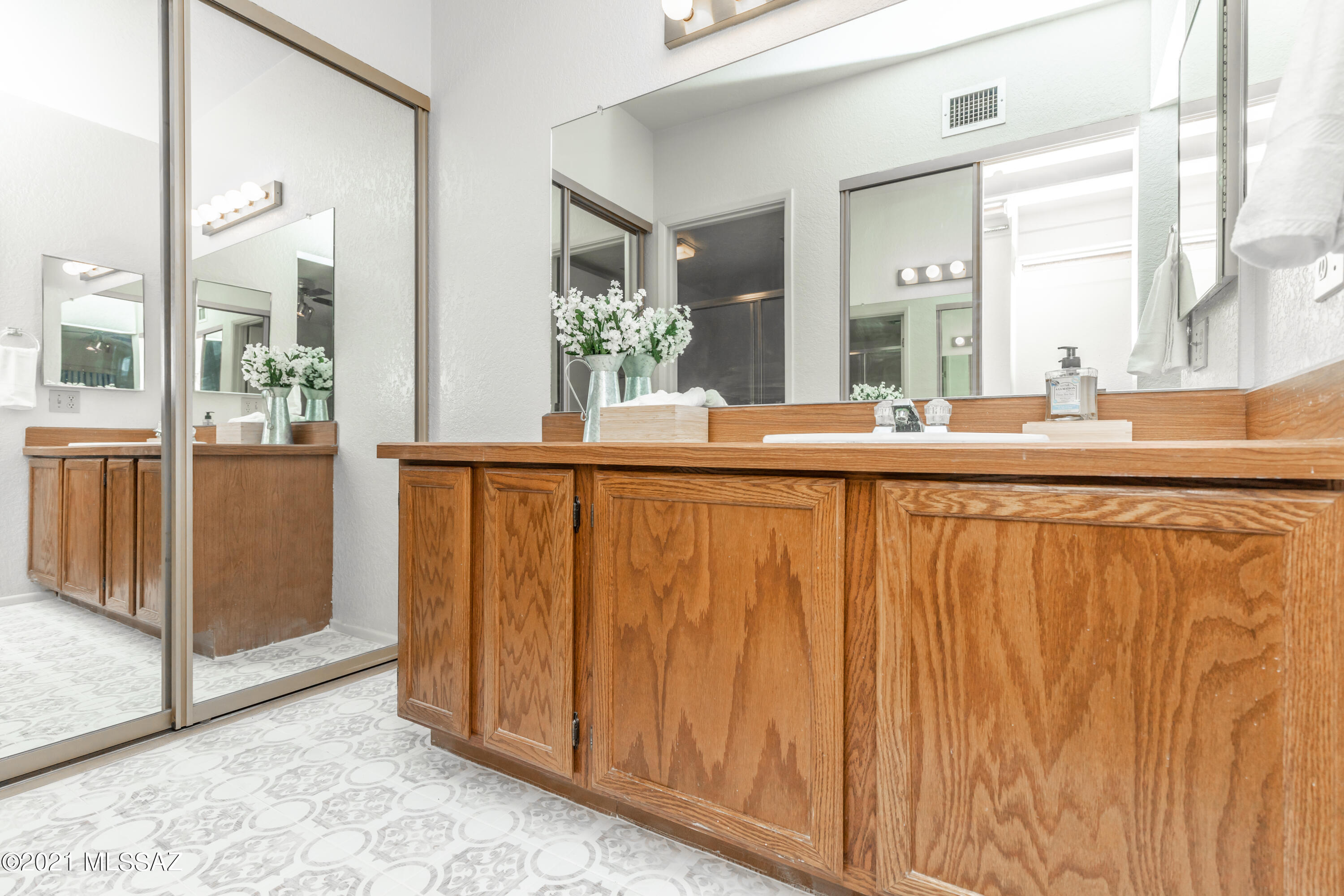Summertree Condominiums (1-224) - Residential