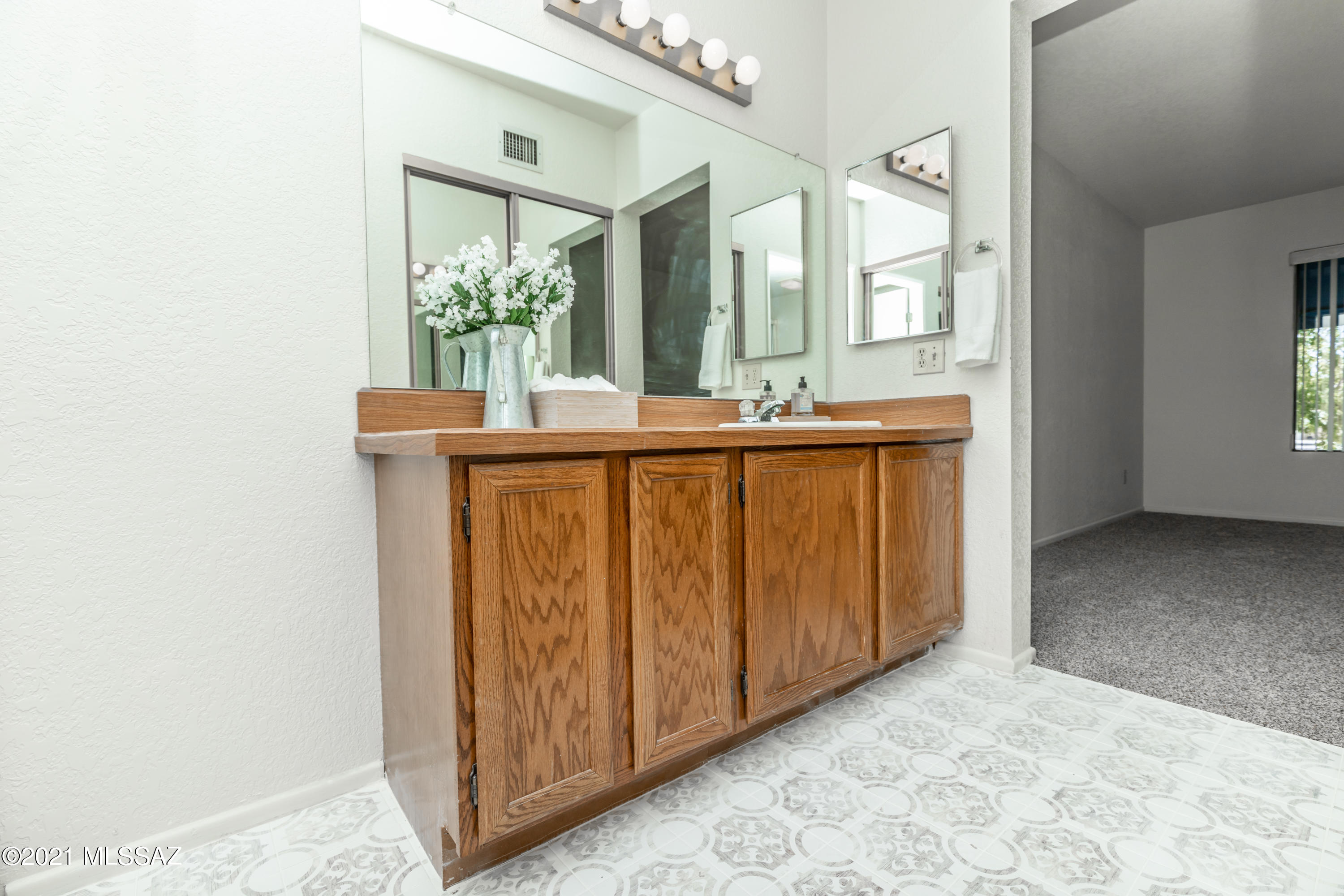 Summertree Condominiums (1-224) - Residential