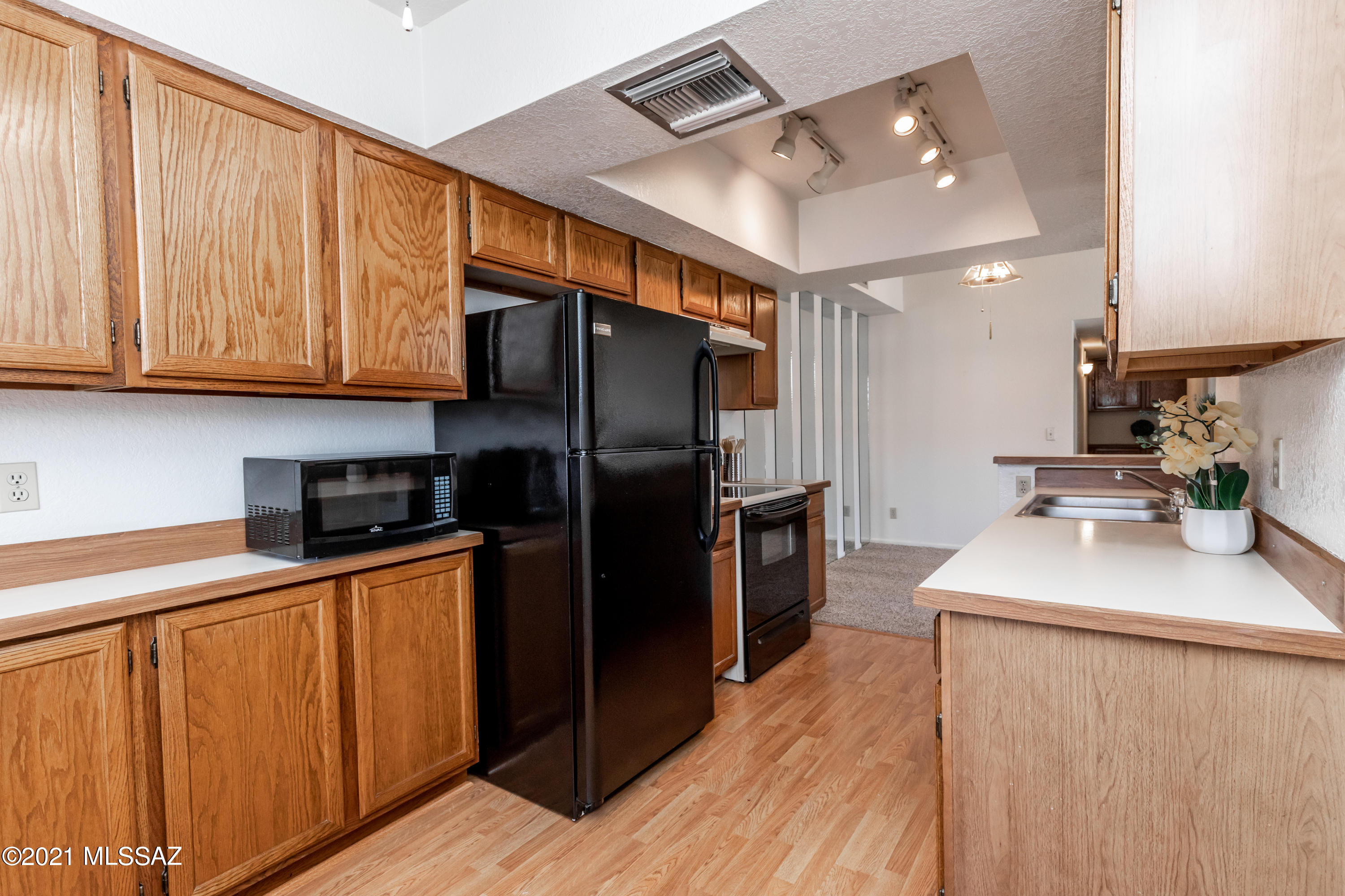 Summertree Condominiums (1-224) - Residential