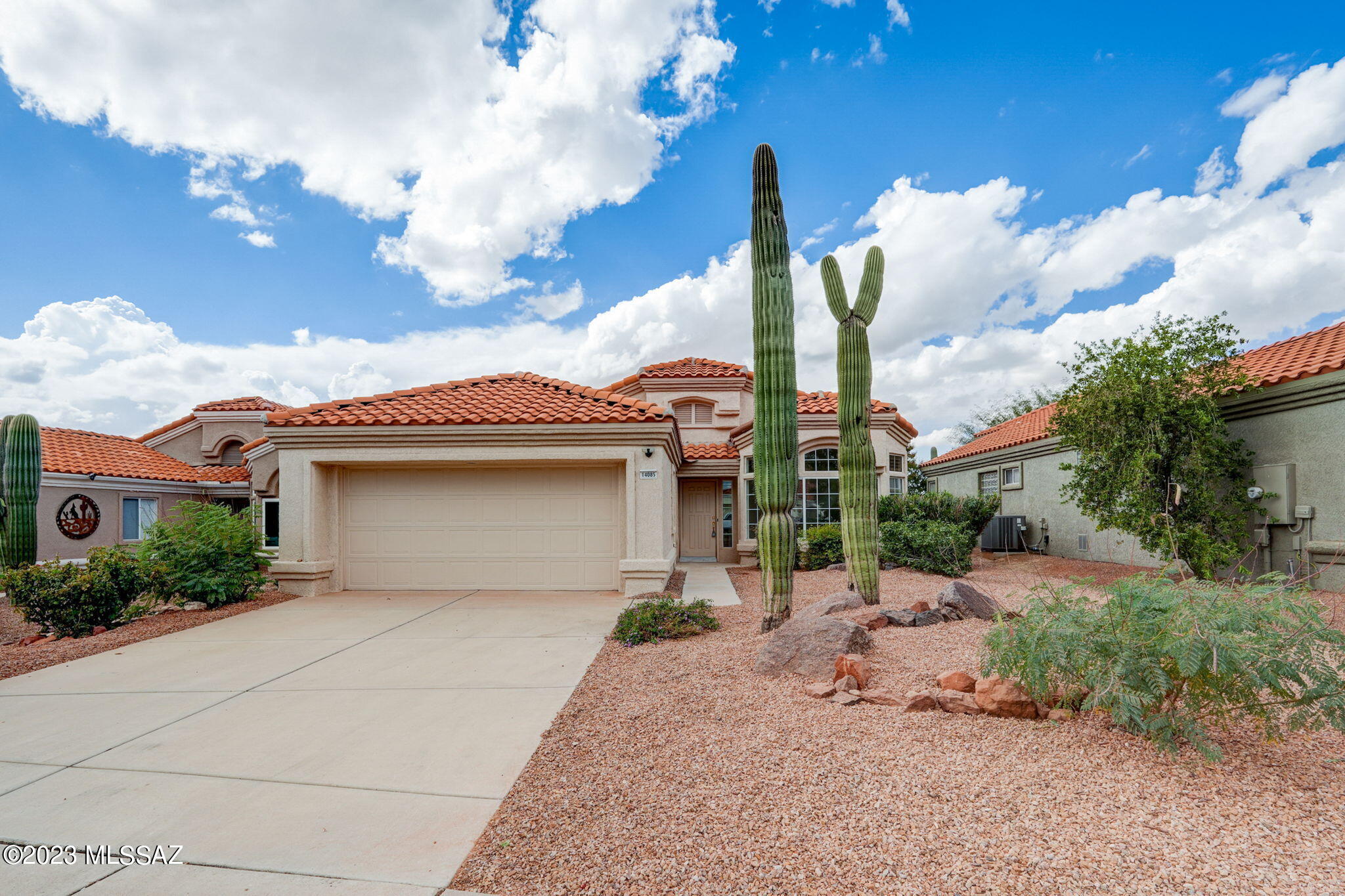 WELCOME HOME!  This beautiful 2BD 2BA home in desirable Sun City Vistoso community ON THE GOLF COURSE and MOUNTAIN VIEWS FROM THE FRONT.  This Sonoran model boasts an open floorplan, lots of natural lighting; freshly painted and carpeted is ready for you to make this yours.  Spacious primary bedroom opens onto covered patio; primary bathroom with skylights. Good sized 2nd bedroom with plenty of closet space next to another full bathroom with skylights.
Light  and bright kitchen with island and double door pantry.
New roof with warranty - this won't last long!