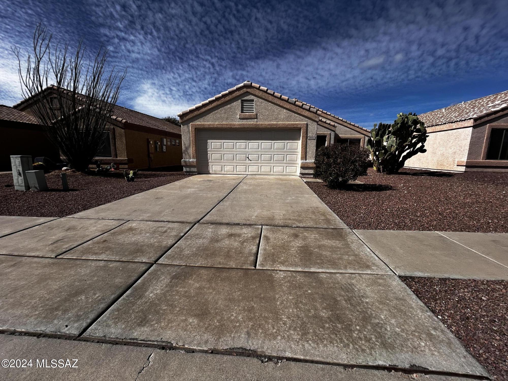 Diamond Key At Rita Ranch NO. 2 (1-67) - Residential Lease
