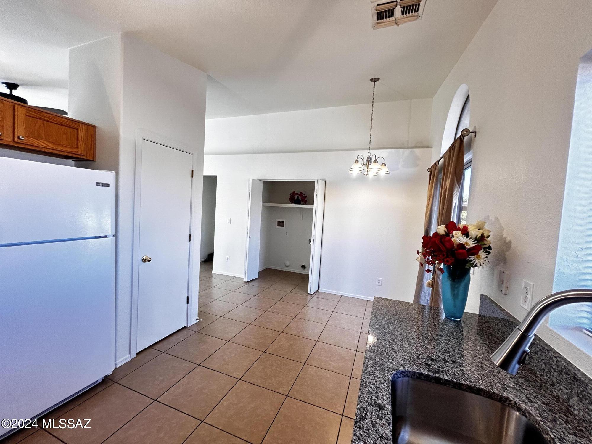 Diamond Key At Rita Ranch NO. 2 (1-67) - Residential Lease