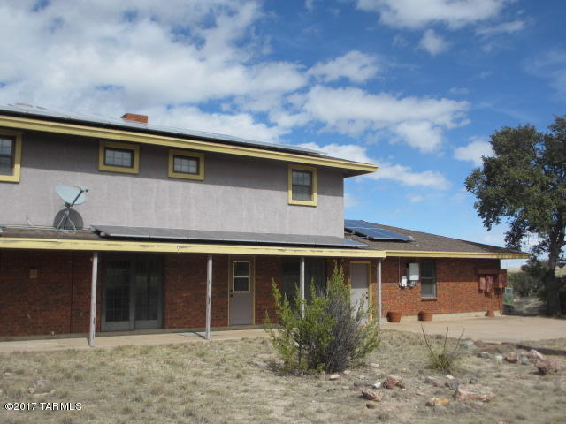 Las Encinos Village - Residential