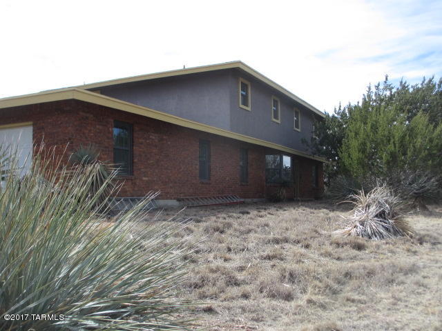 Las Encinos Village - Residential