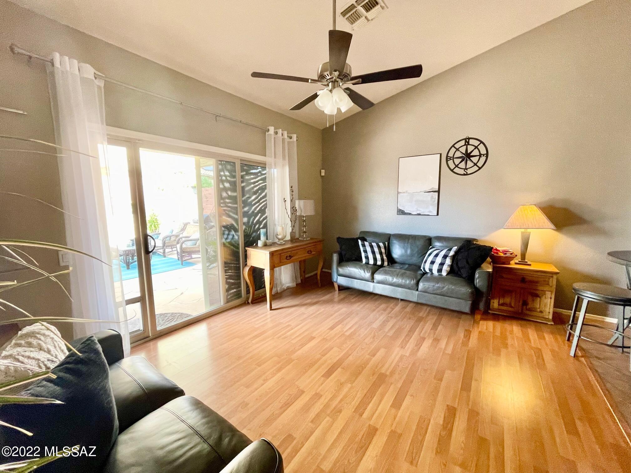 Bluffs (The) 2 - Residential Lease