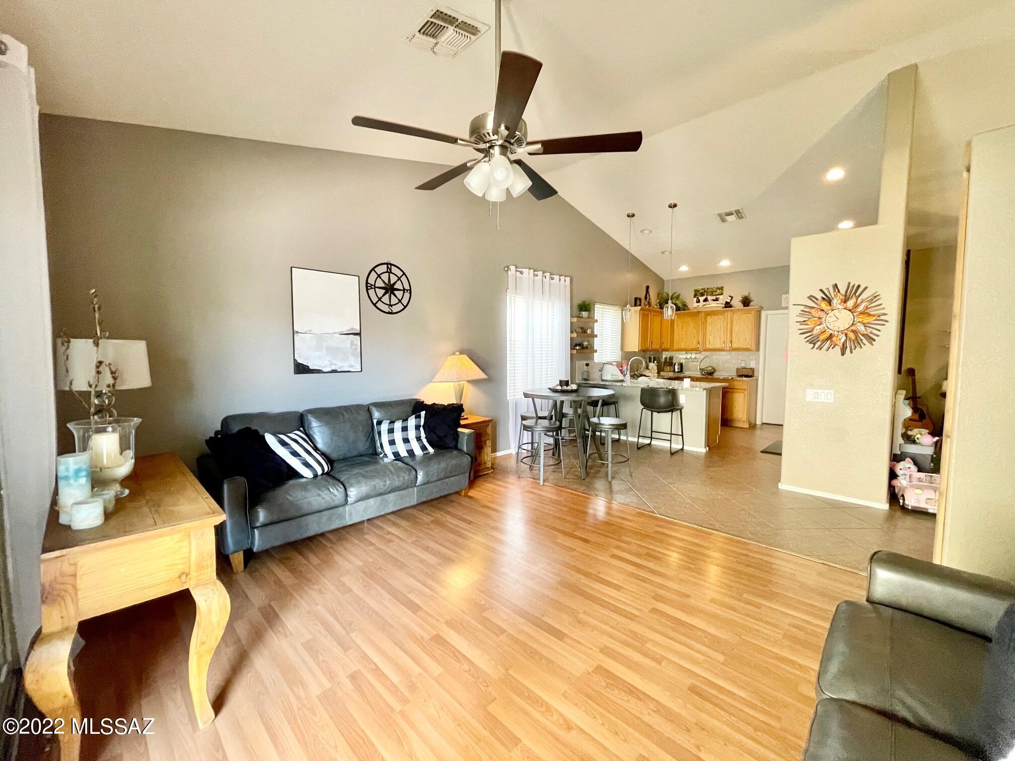 Bluffs (The) 2 - Residential Lease