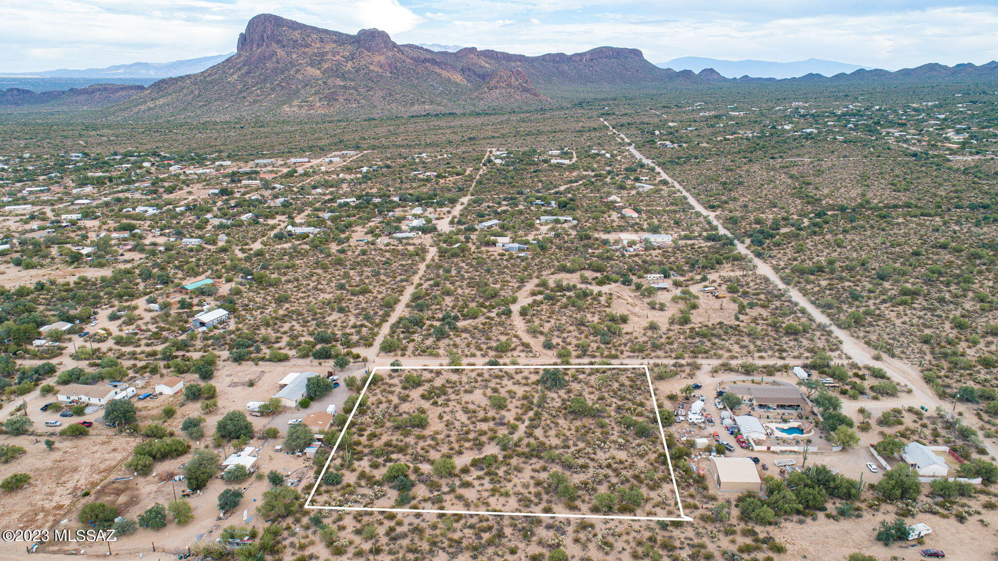 READY SET GO!
Don't Miss this Opportunity!!
Perfect place to build your dream home. Mature vegetation and saguaros galore. Utilities are near. Enjoy beautiful sunsets out back or mountain views and sunrise out front. So many possibilities. Dirt road Living with affordable pricing. Dividable lot GR1 Zoning. No HOA.