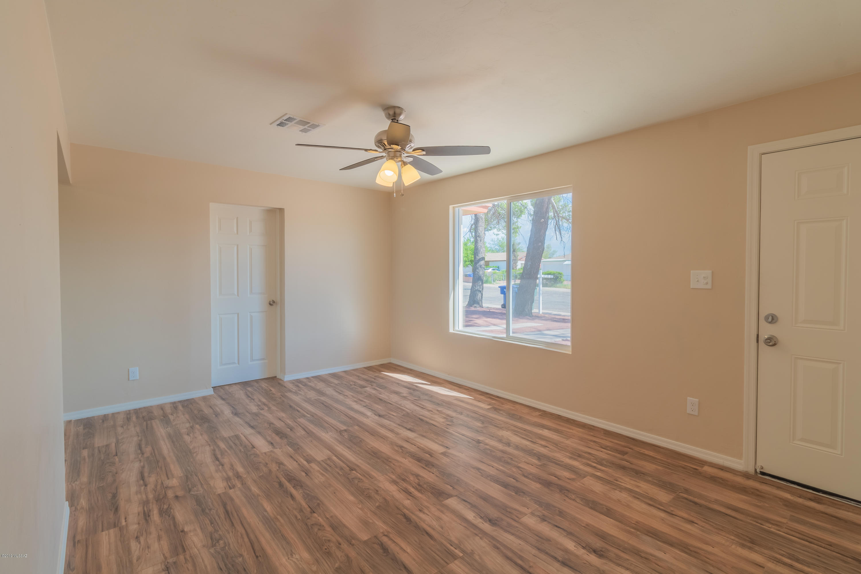 Mission Manor - Residential