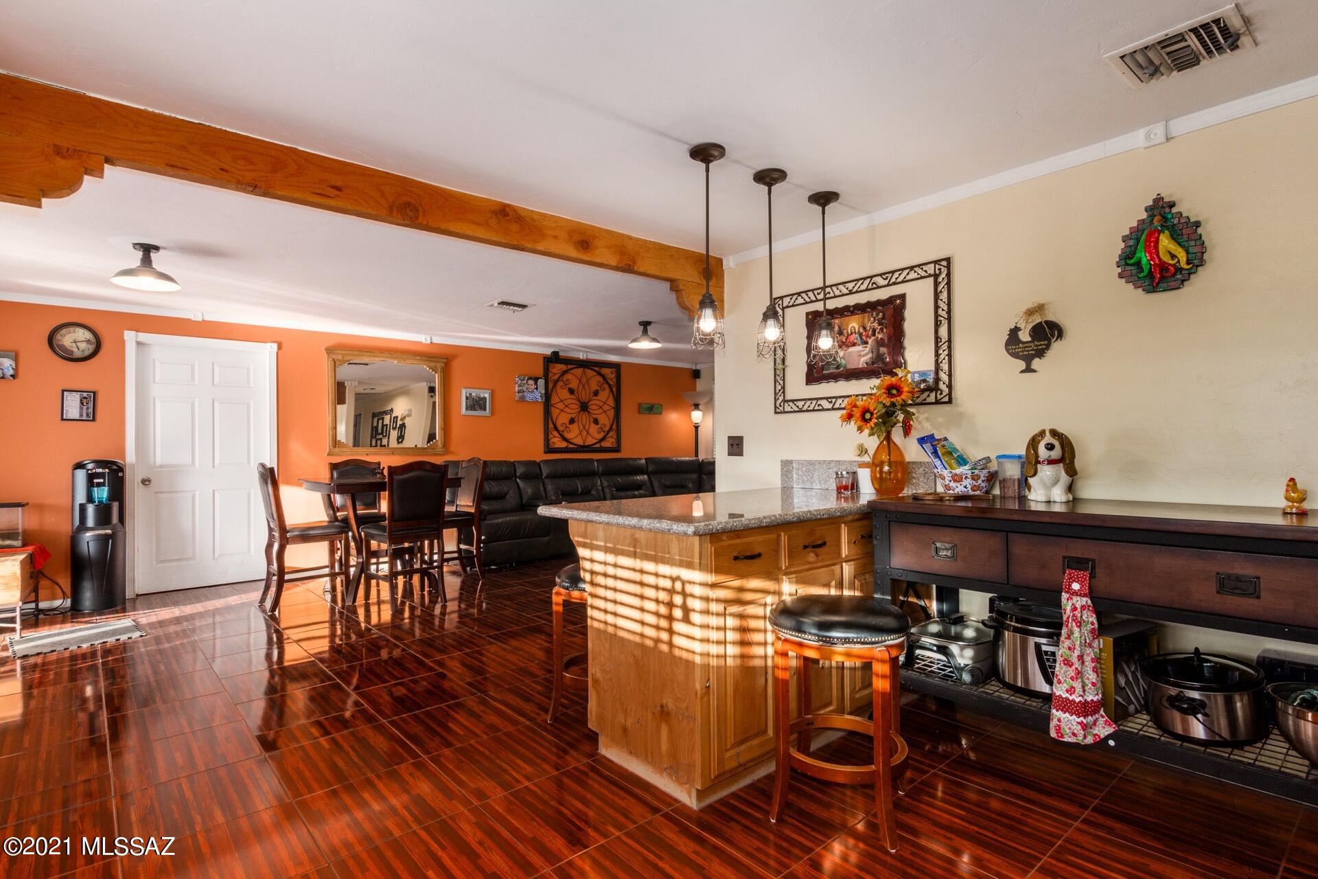 Las Palomas - Residential