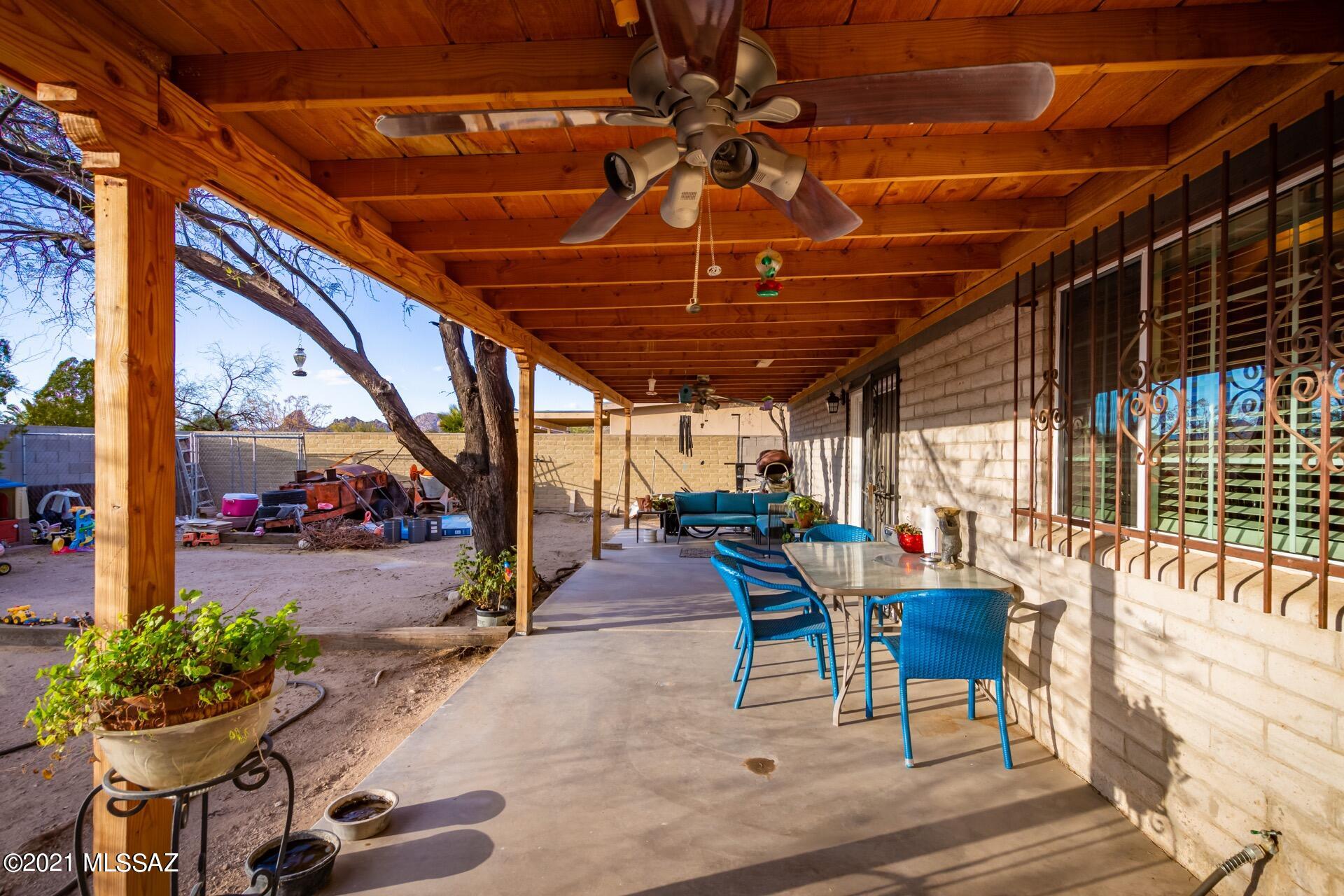 Las Palomas - Residential