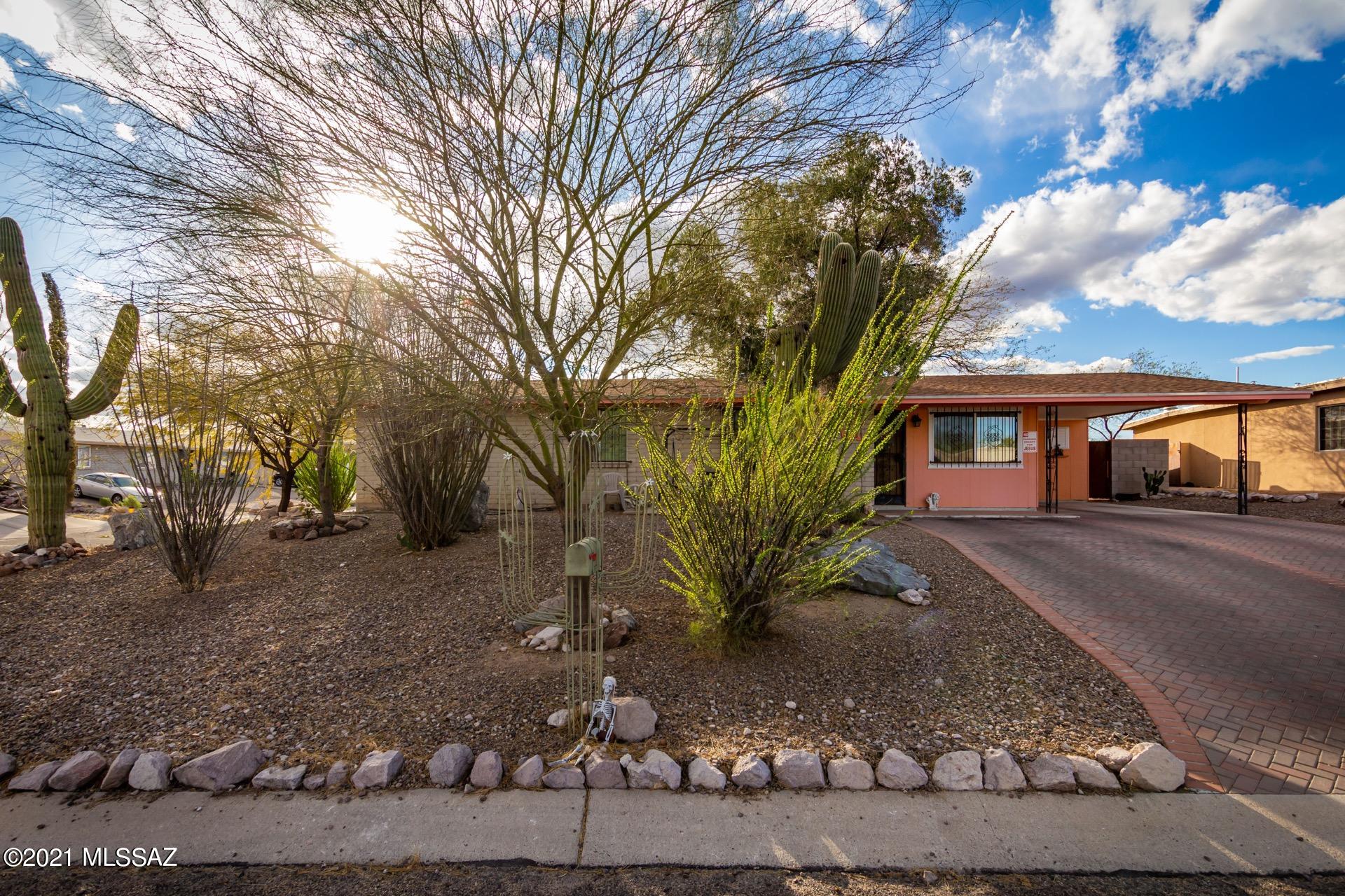Las Palomas - Residential