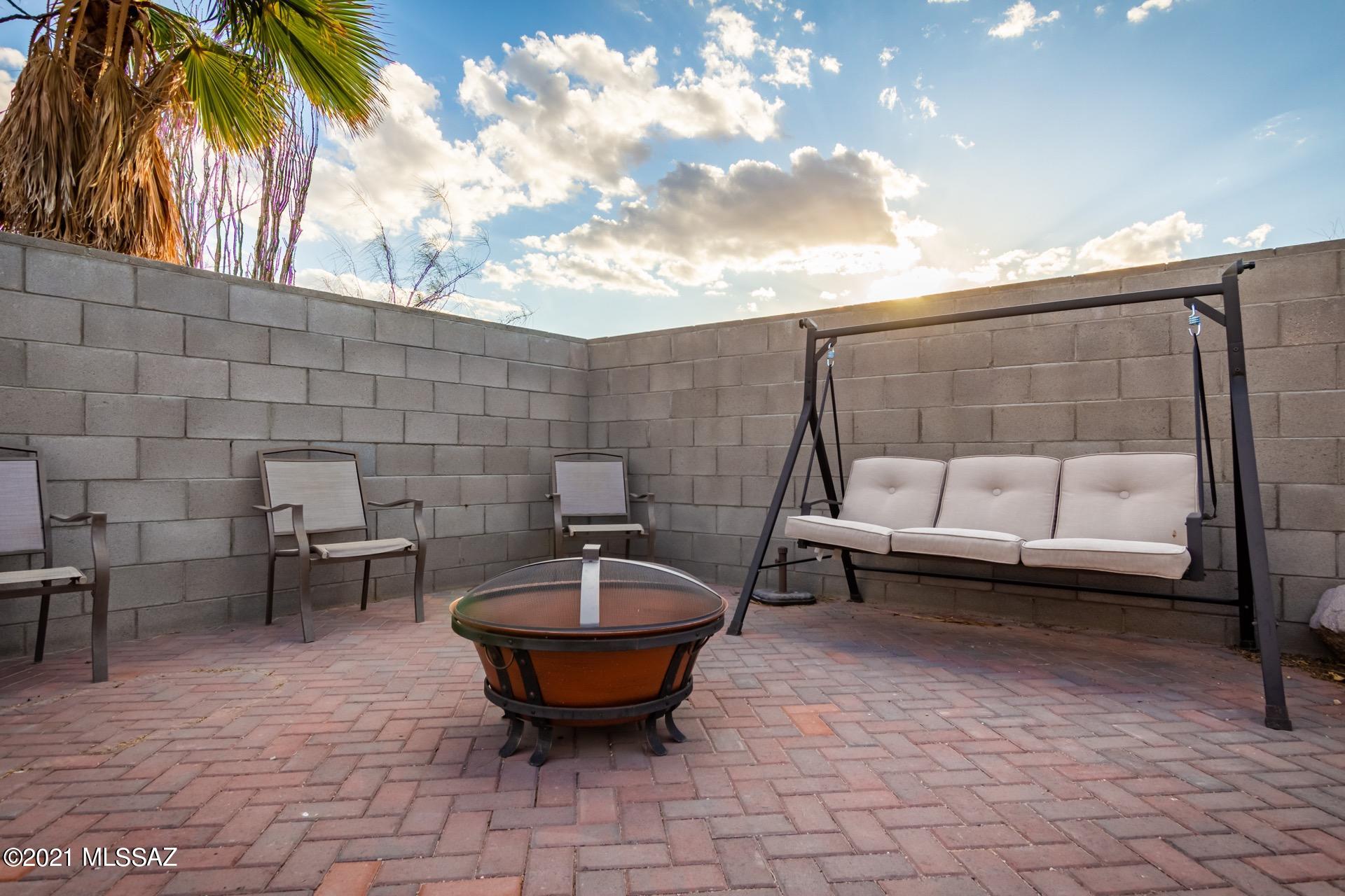 Las Palomas - Residential