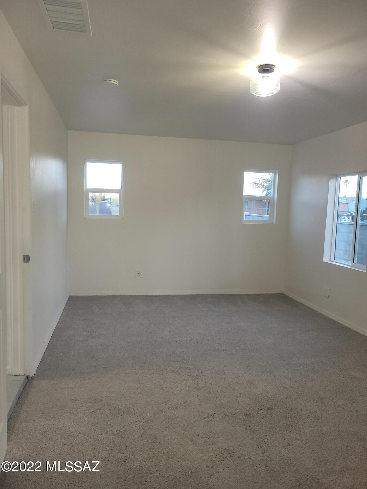 Mission Manor NO. 4 - Residential