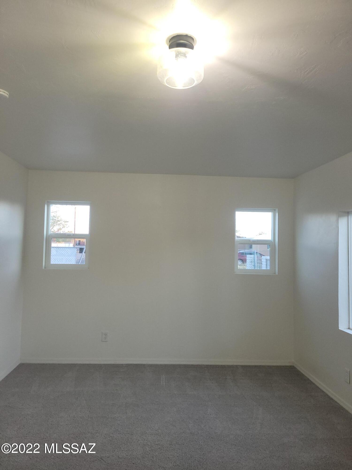 Mission Manor NO. 4 - Residential