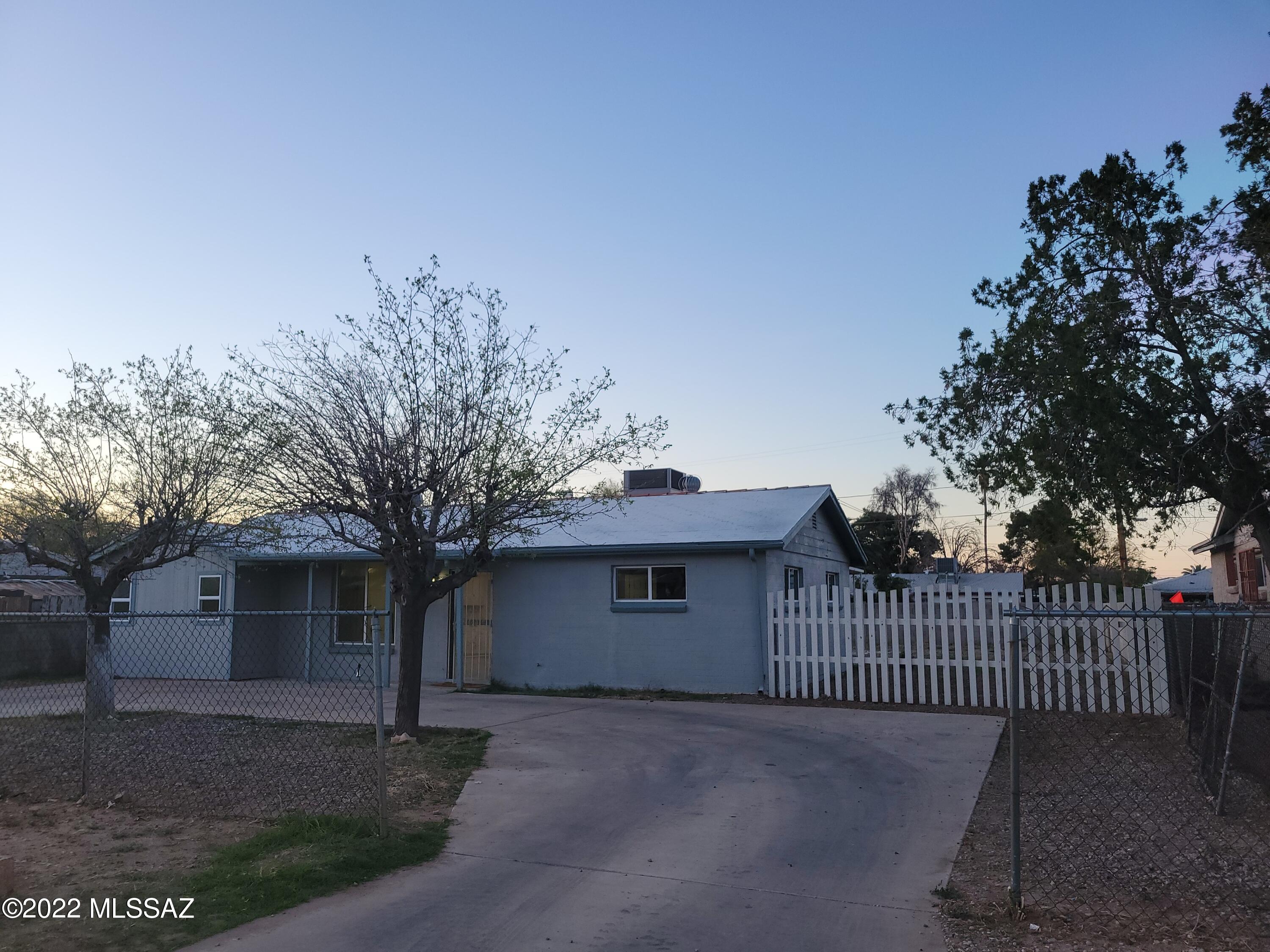 Mission Manor NO. 4 - Residential