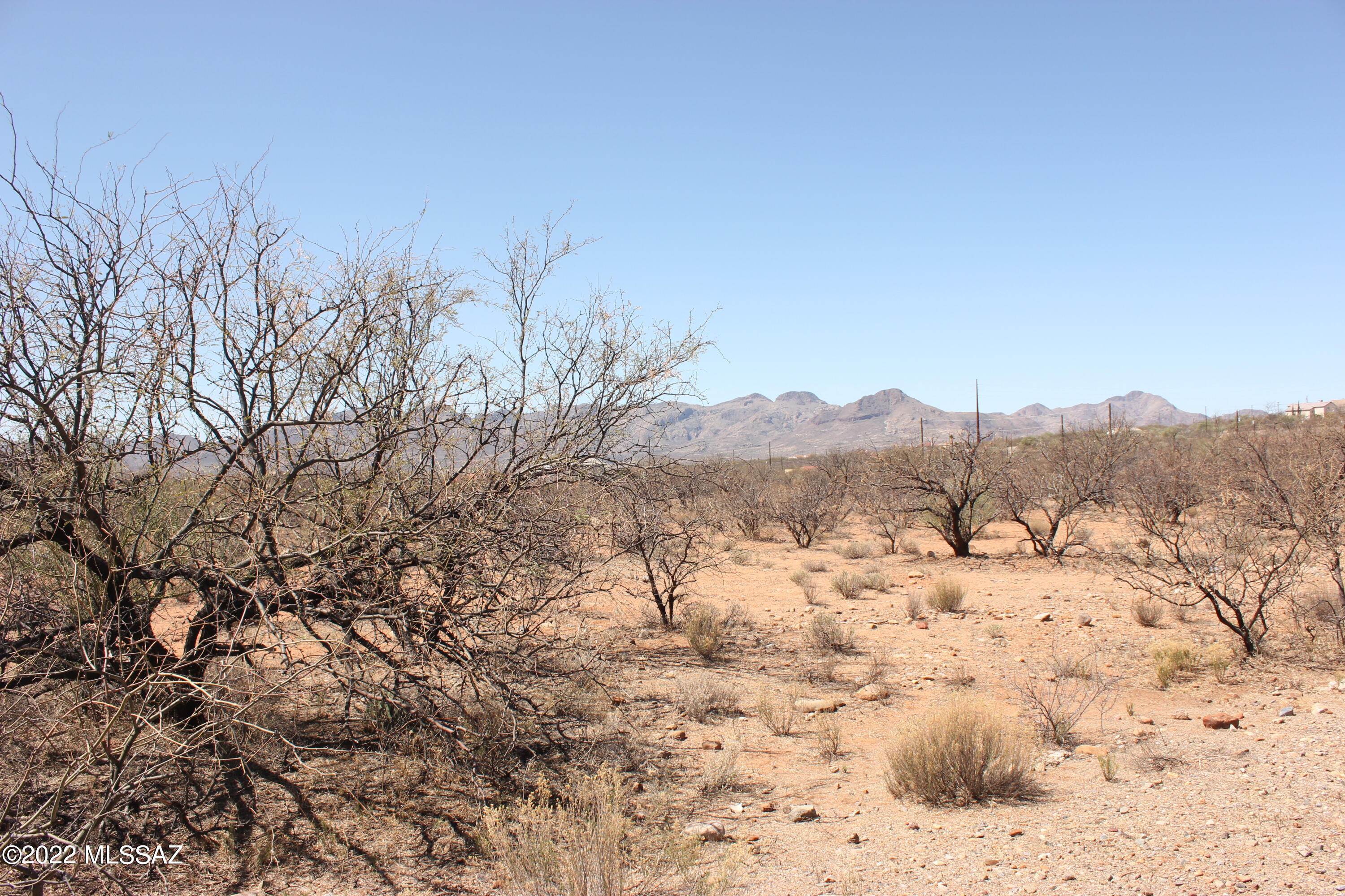 Beautiful big flat lot in nice area.   Perfect for building your dream home.  Electric, water and sewer at the street.  Paved road.  Close to the interstate, schools and shops.