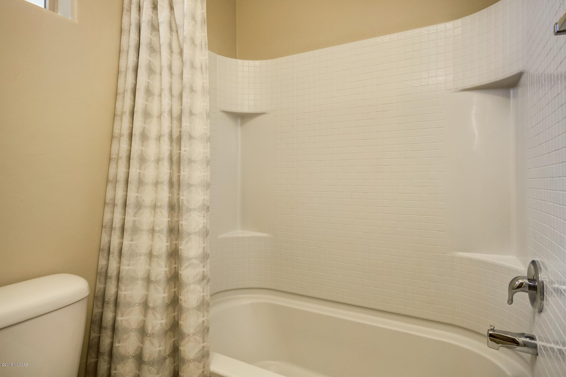 Vista Del Lago (1-123) - Residential