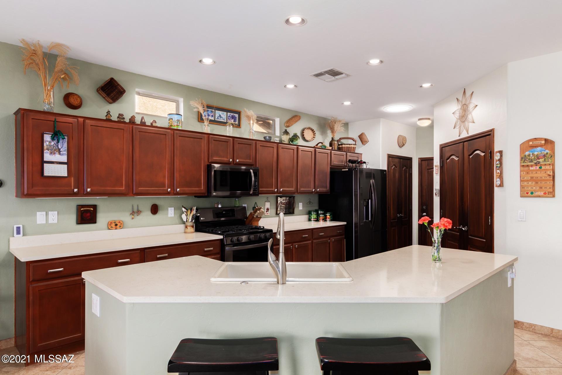 Black Horse (1-411) - Residential