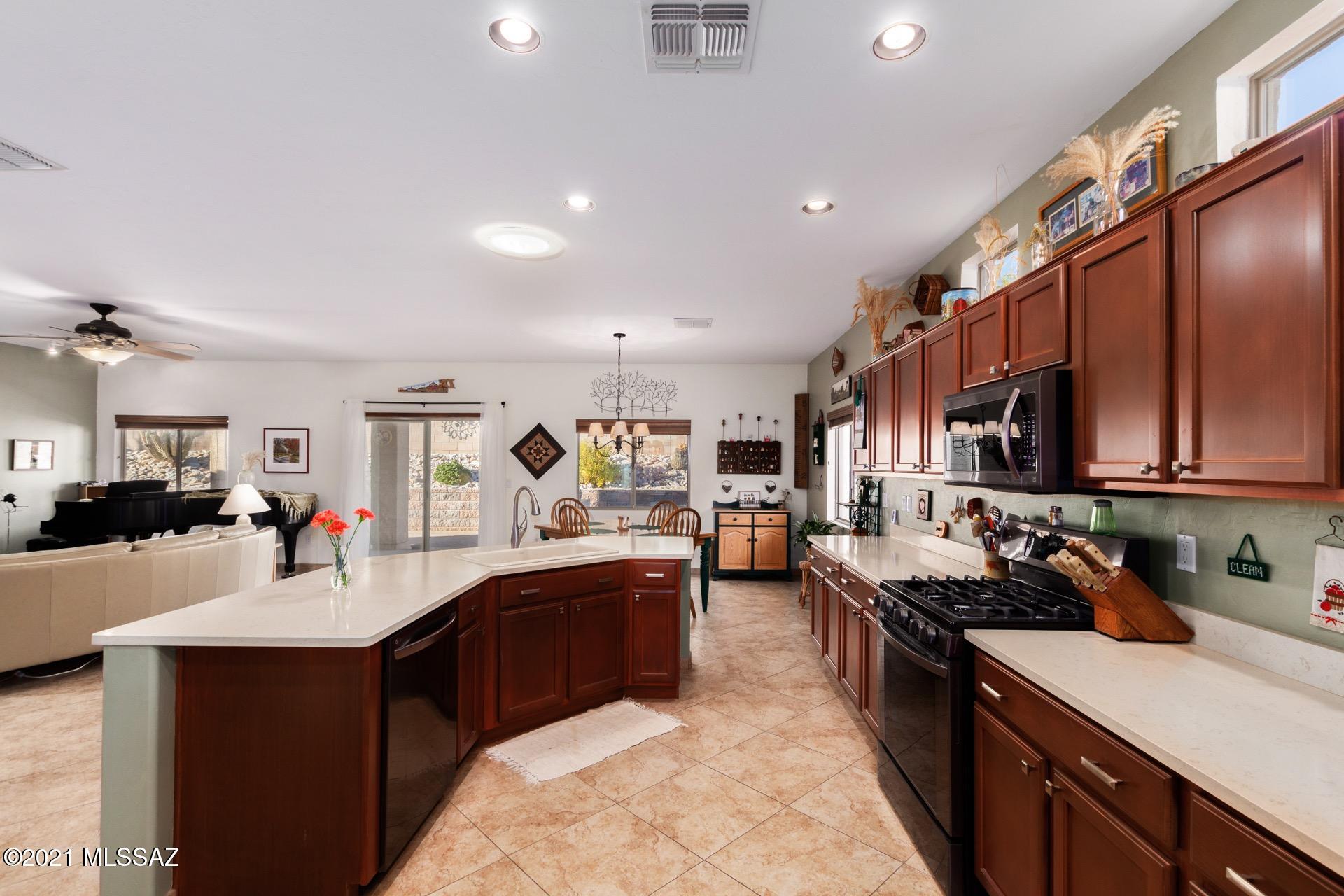 Black Horse (1-411) - Residential