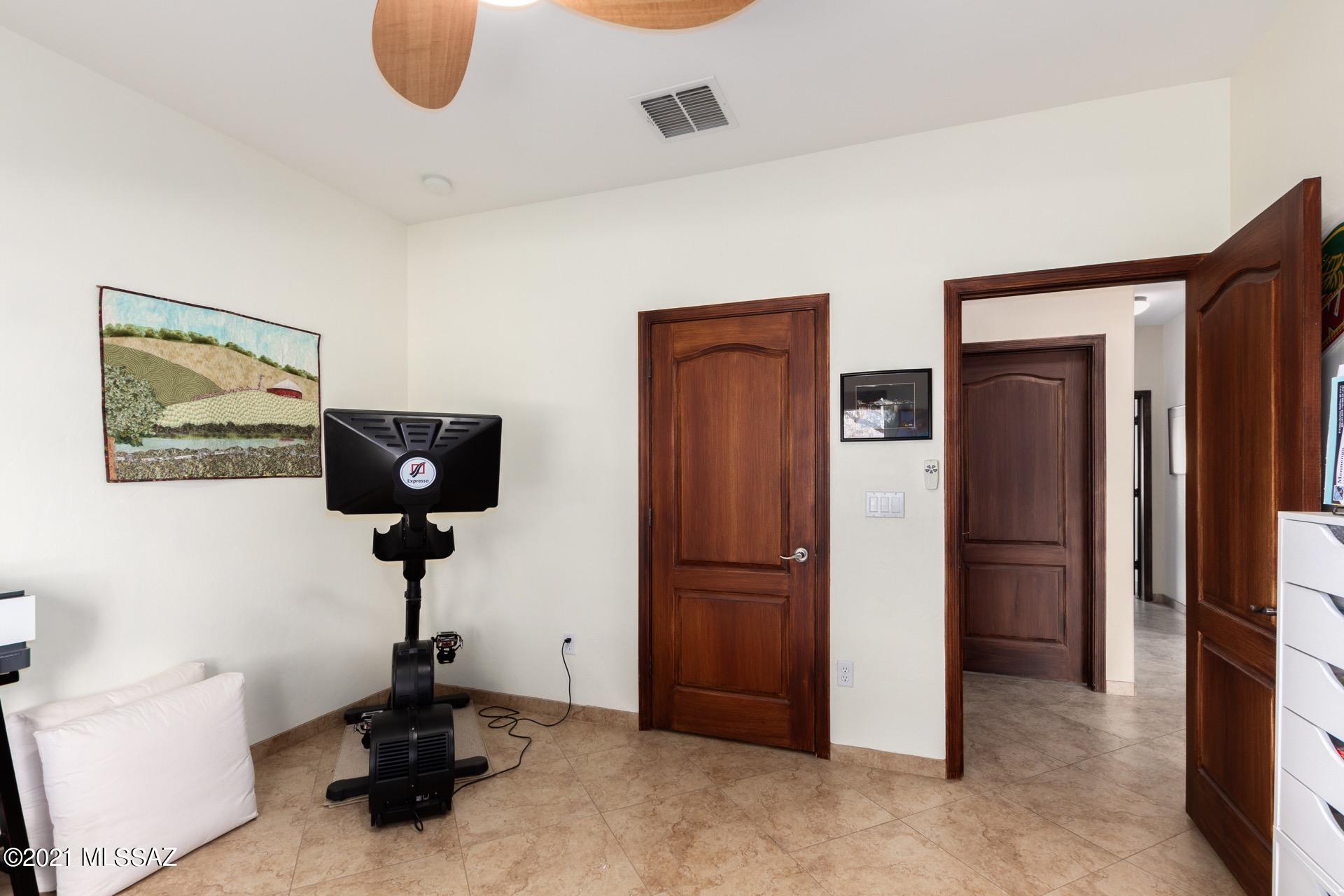 Black Horse (1-411) - Residential