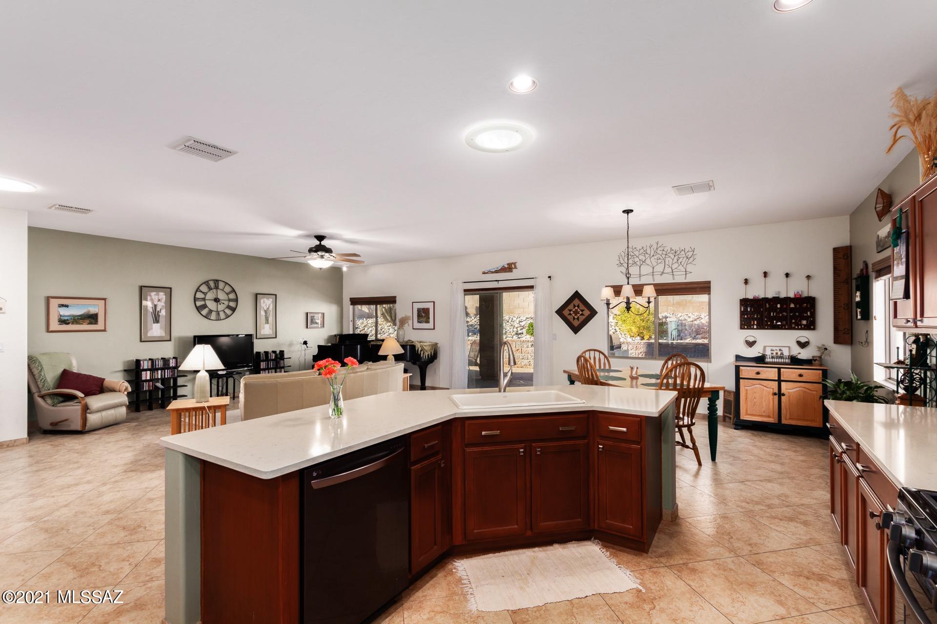 Black Horse (1-411) - Residential