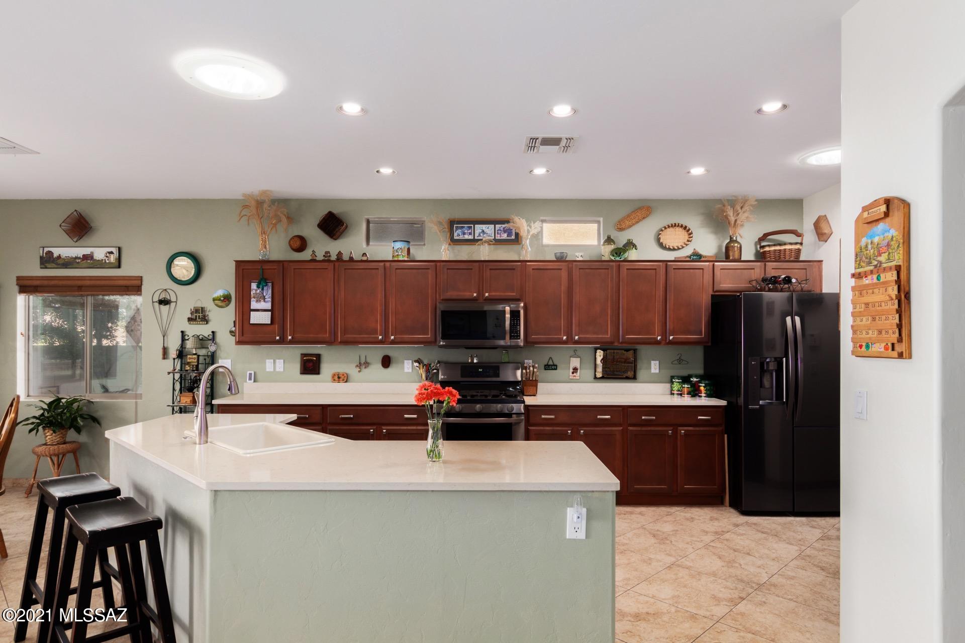 Black Horse (1-411) - Residential