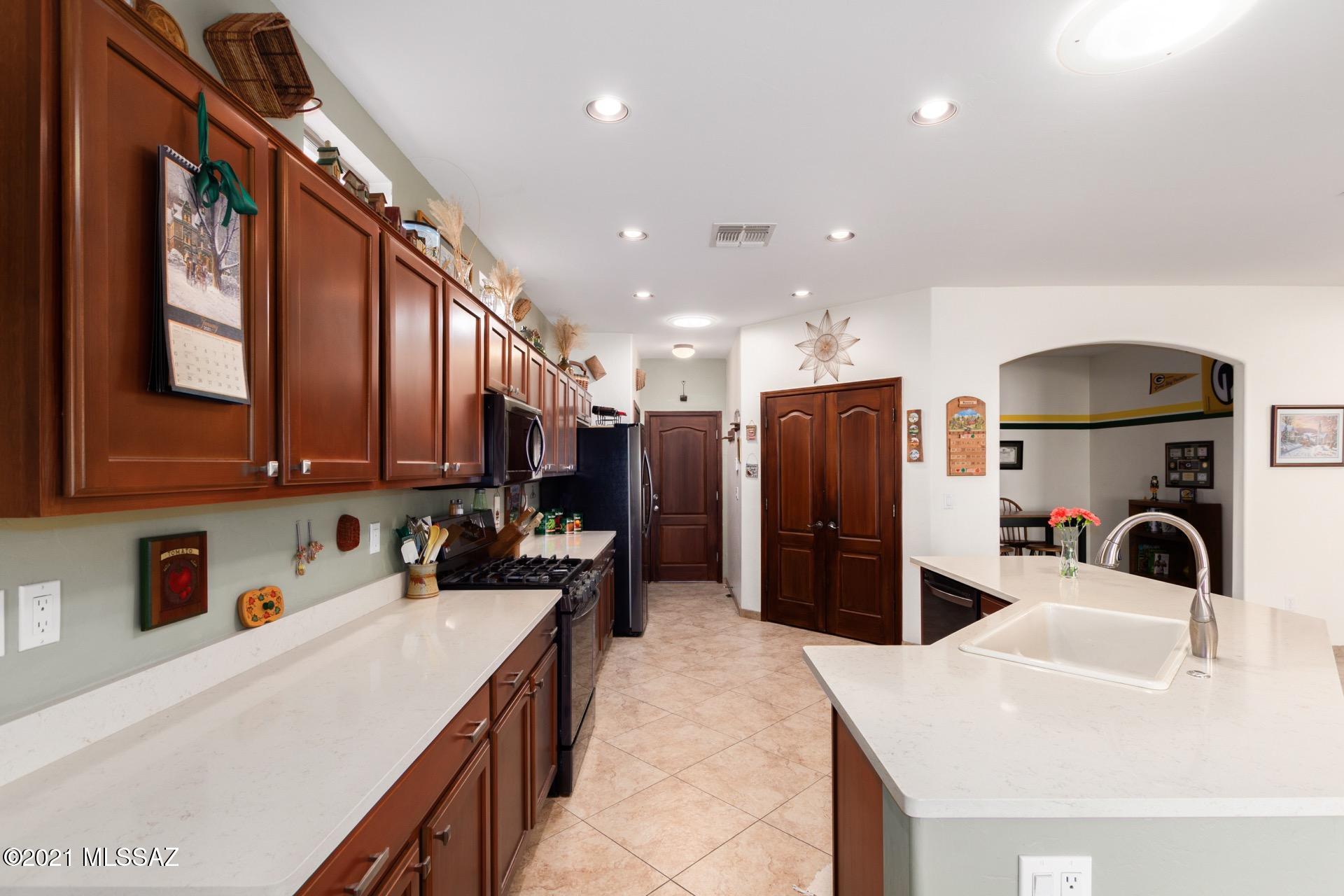 Black Horse (1-411) - Residential