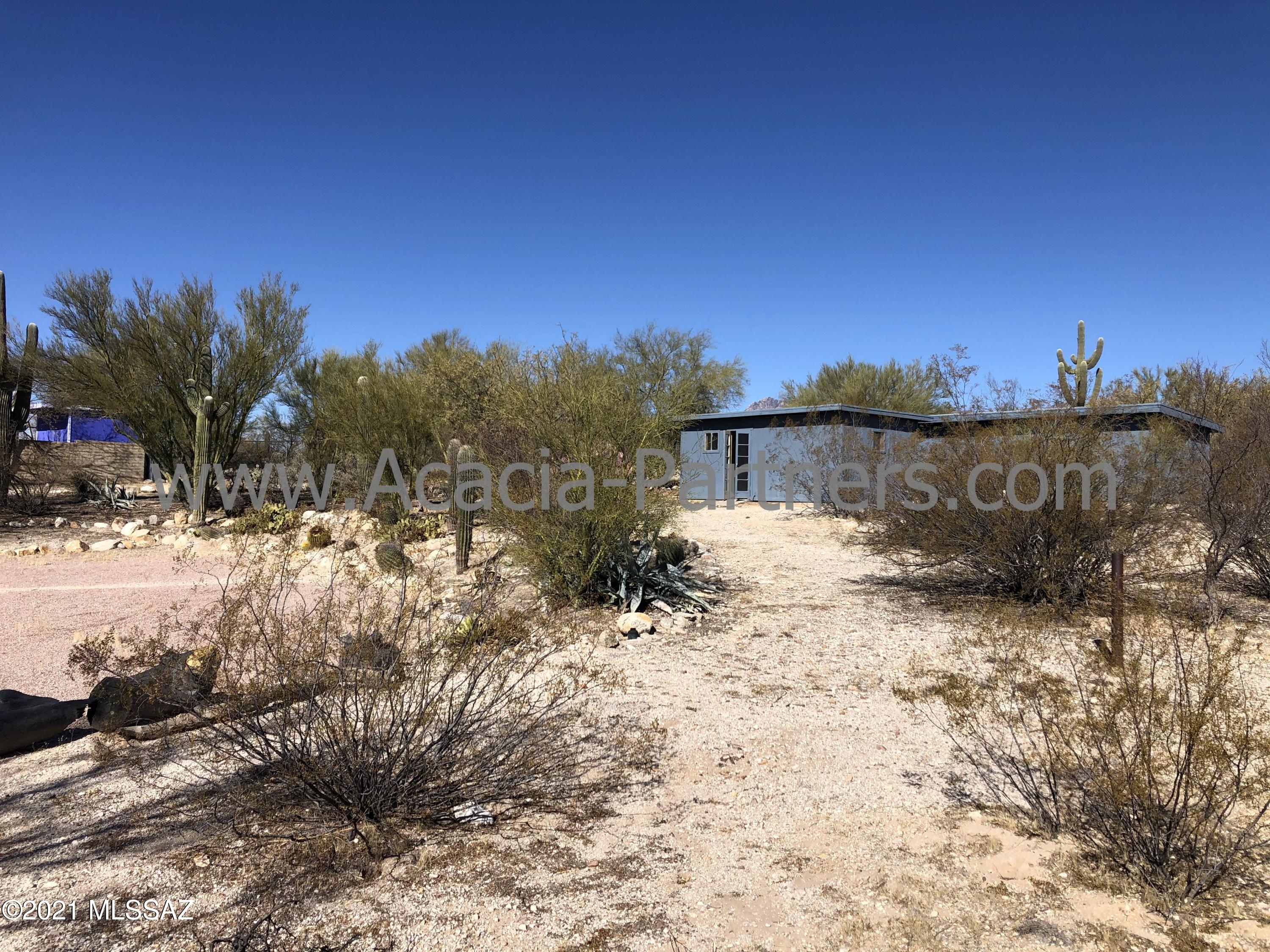 Tres Lomas (1-147) - Residential Lease