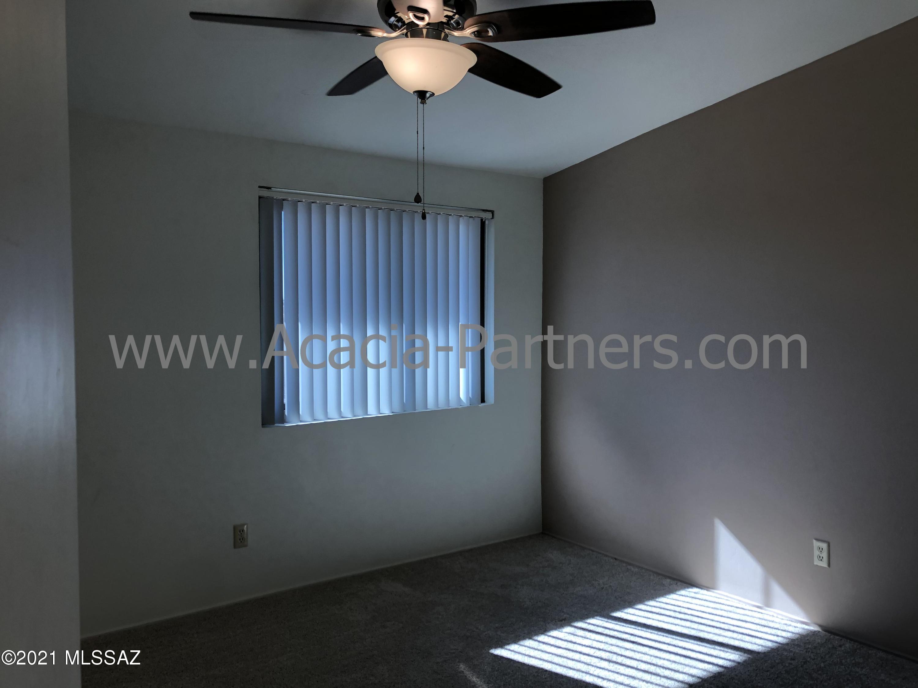 Tres Lomas (1-147) - Residential Lease