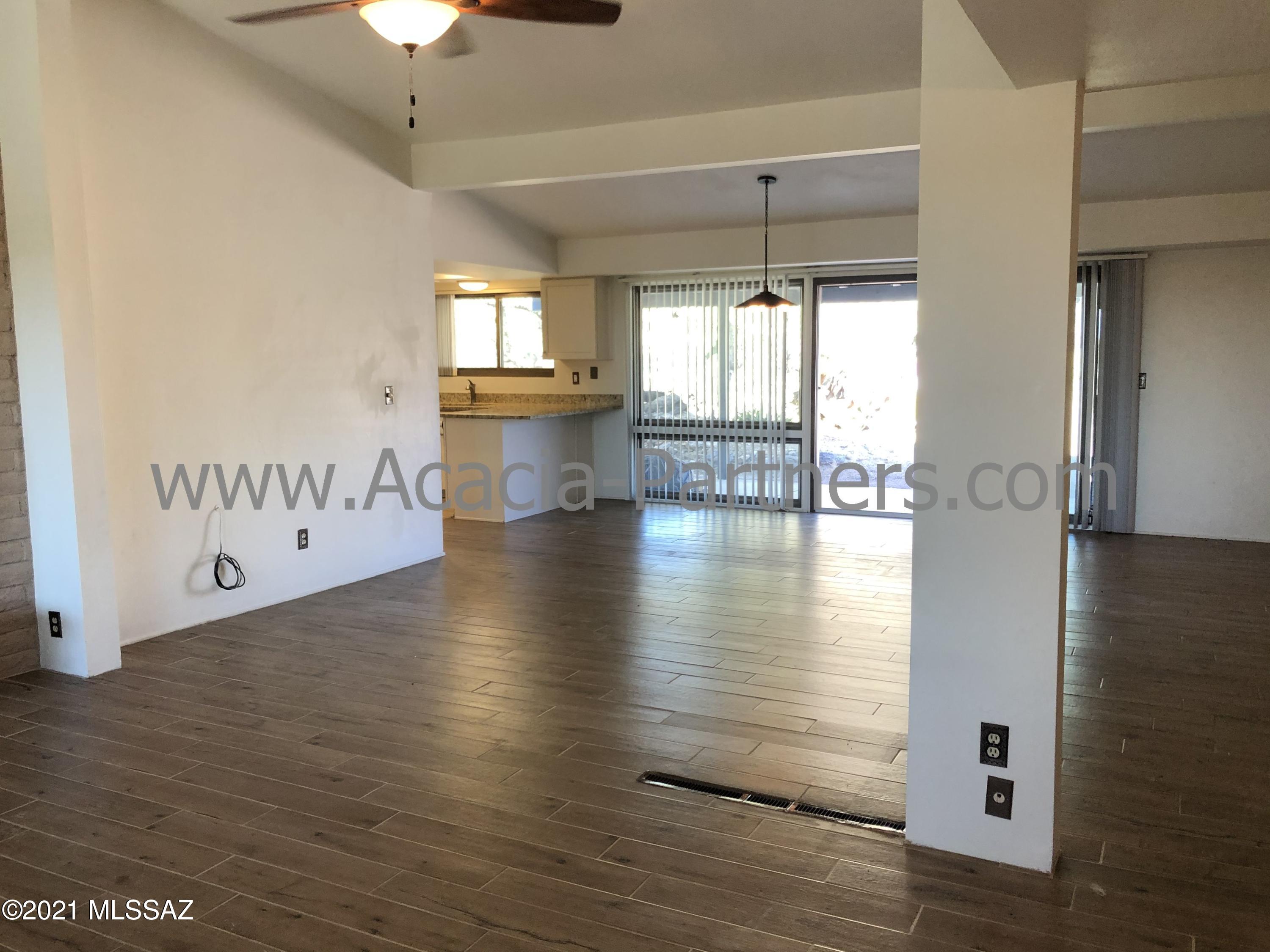 Tres Lomas (1-147) - Residential Lease