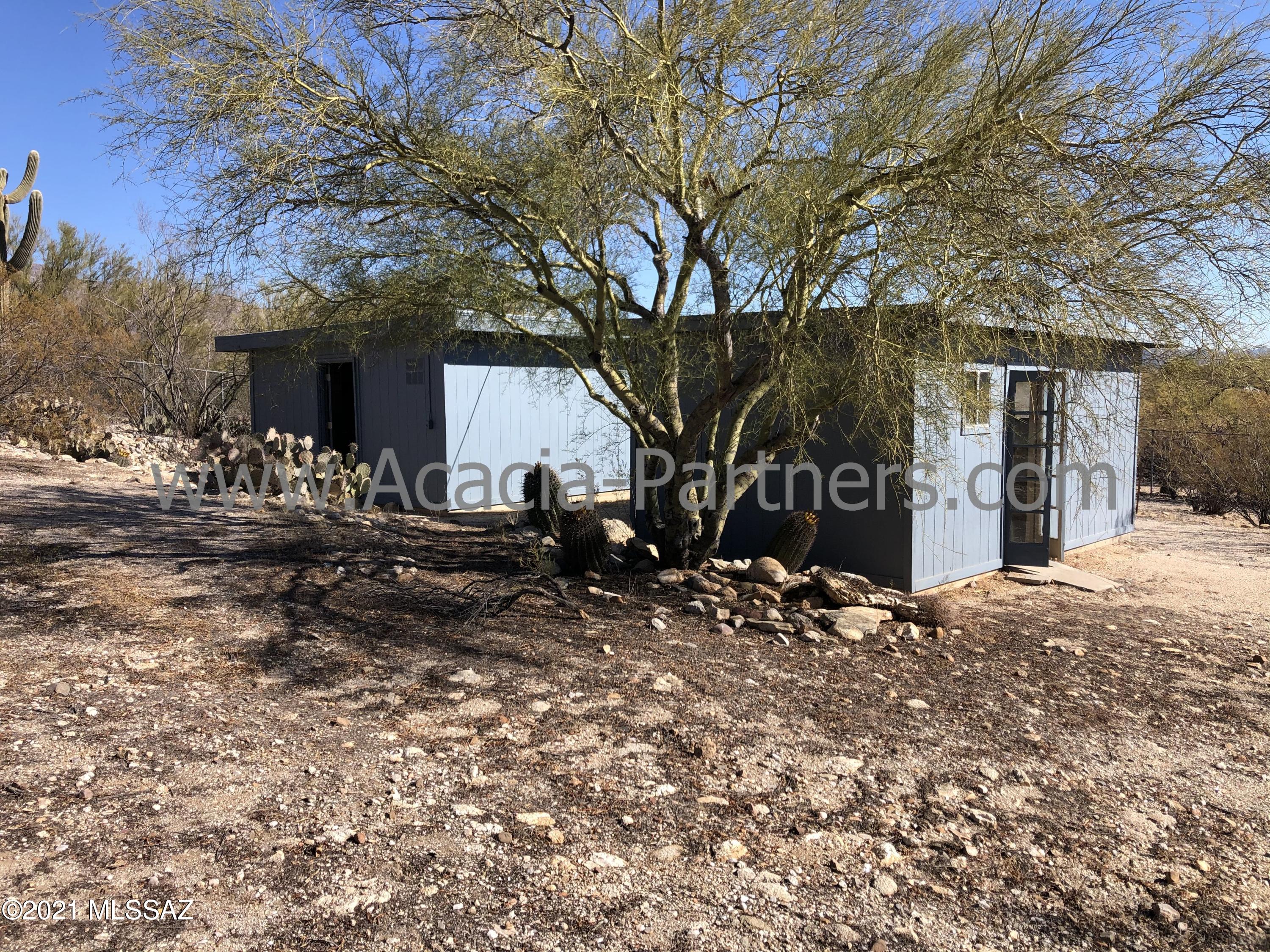Tres Lomas (1-147) - Residential Lease