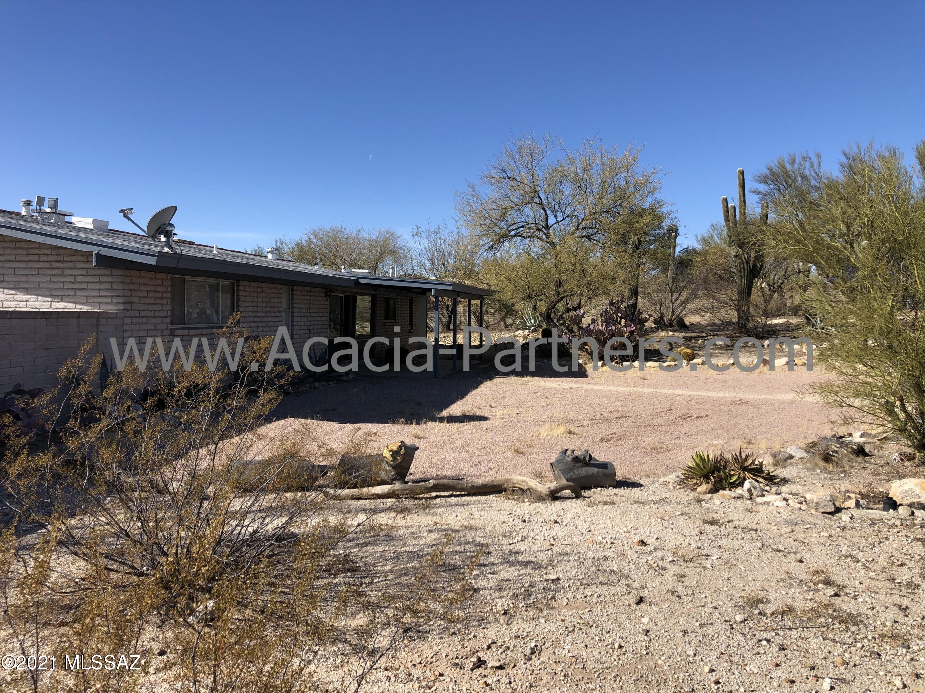 Tres Lomas (1-147) - Residential Lease