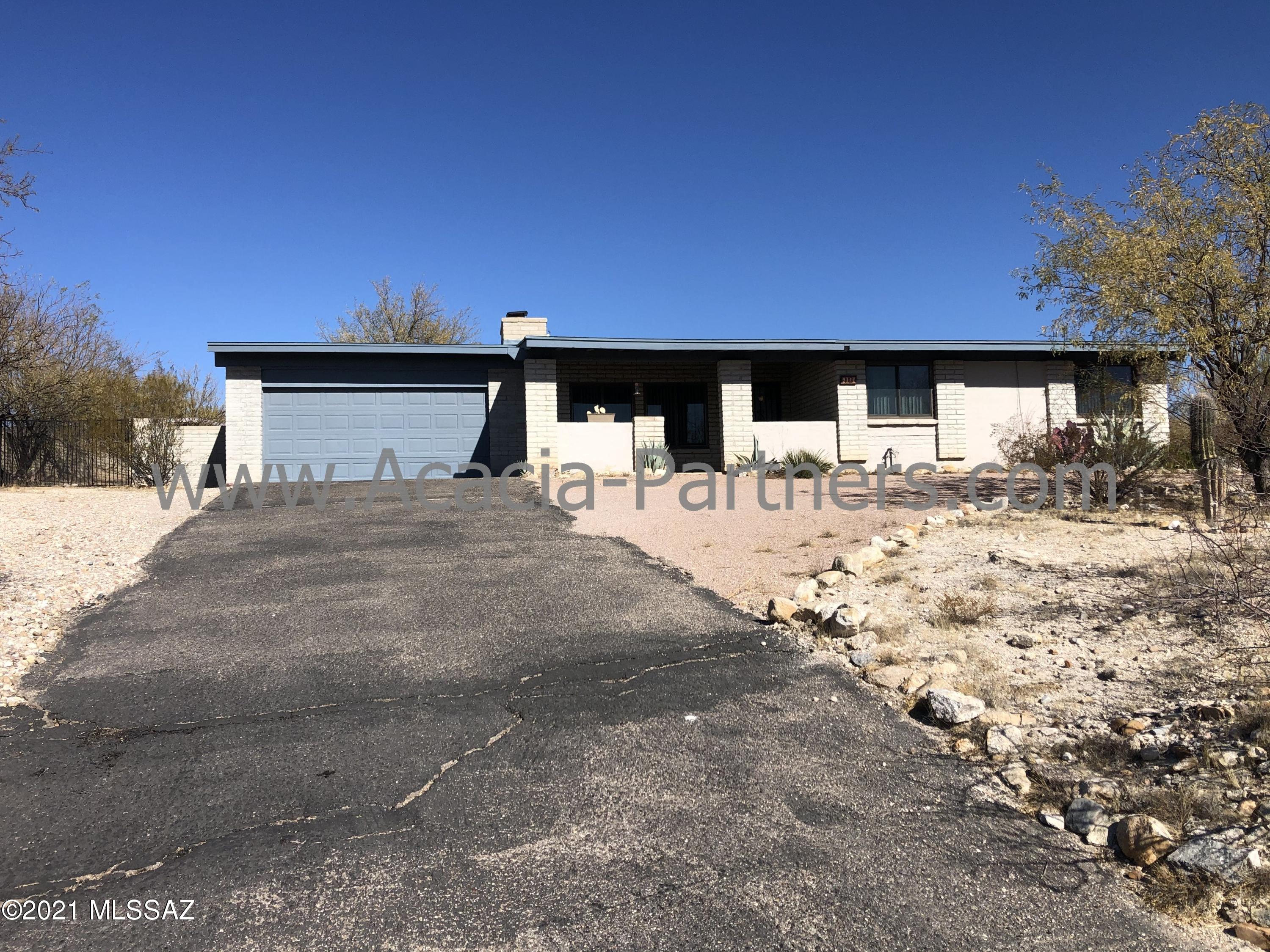 This home is nestled on an elevated .83 acre view lot! Granite kitchen w/ granite backsplash & SS appliances! Both bathrooms feature Travertine bath/shower enclosures, engineered granite-like tops & brushed nickel hardware! 36x16 shop/studio/office w/ heater/AC, water, laundry tub, epoxy floor and electrical. 2nd out building is approx 10x15,  Great mountain Views from front & back patios!