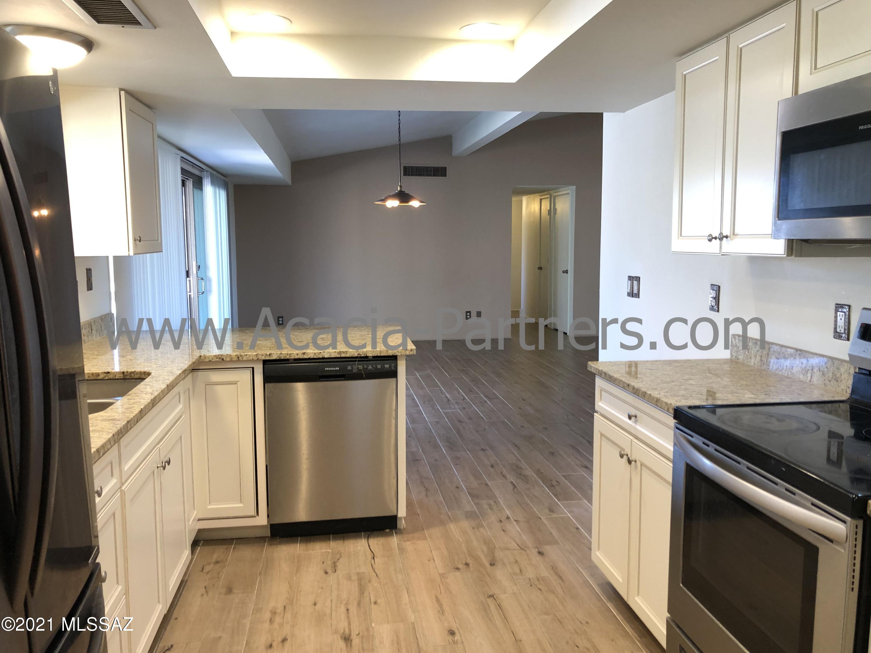 Tres Lomas (1-147) - Residential Lease