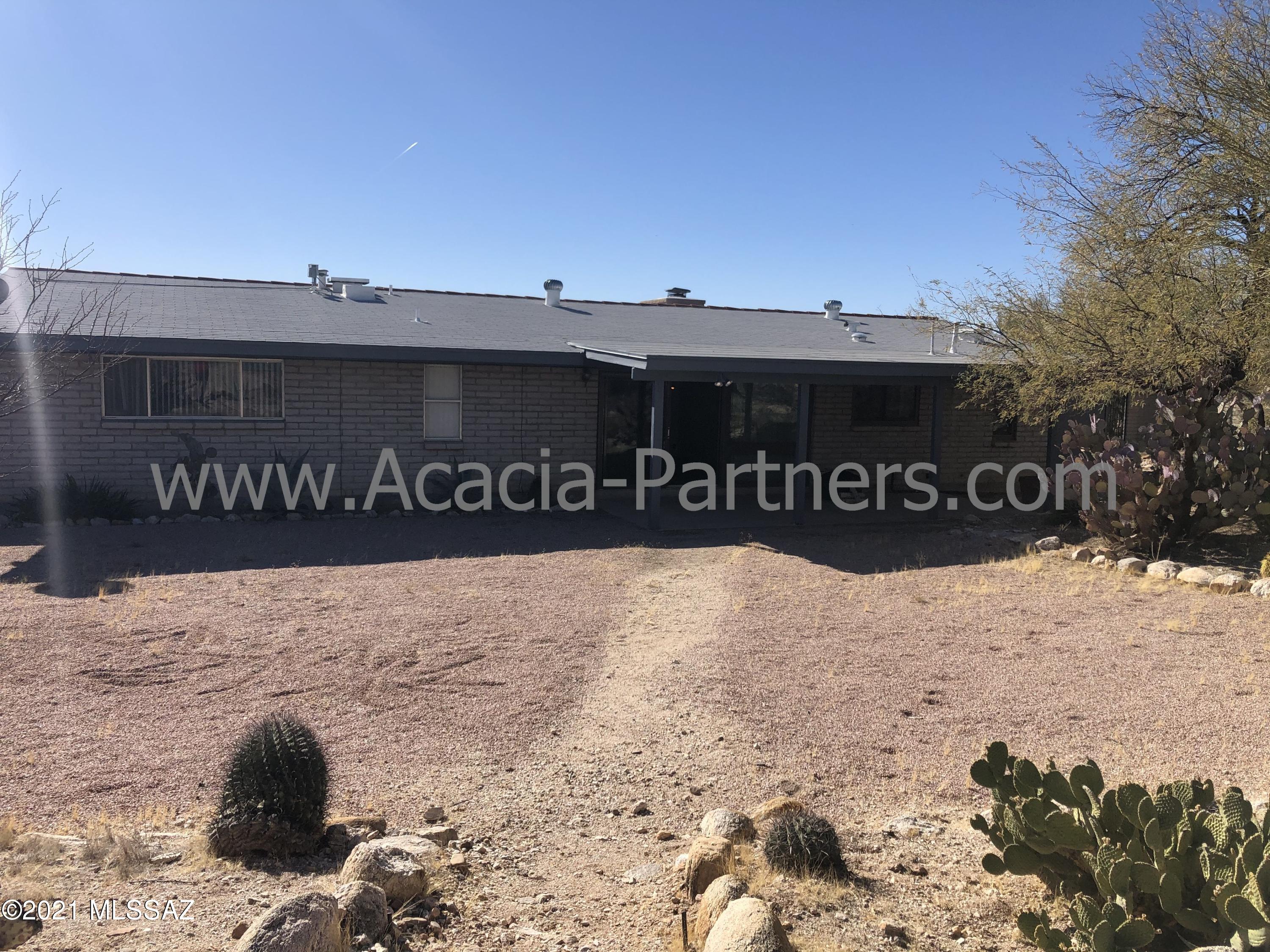 Tres Lomas (1-147) - Residential Lease