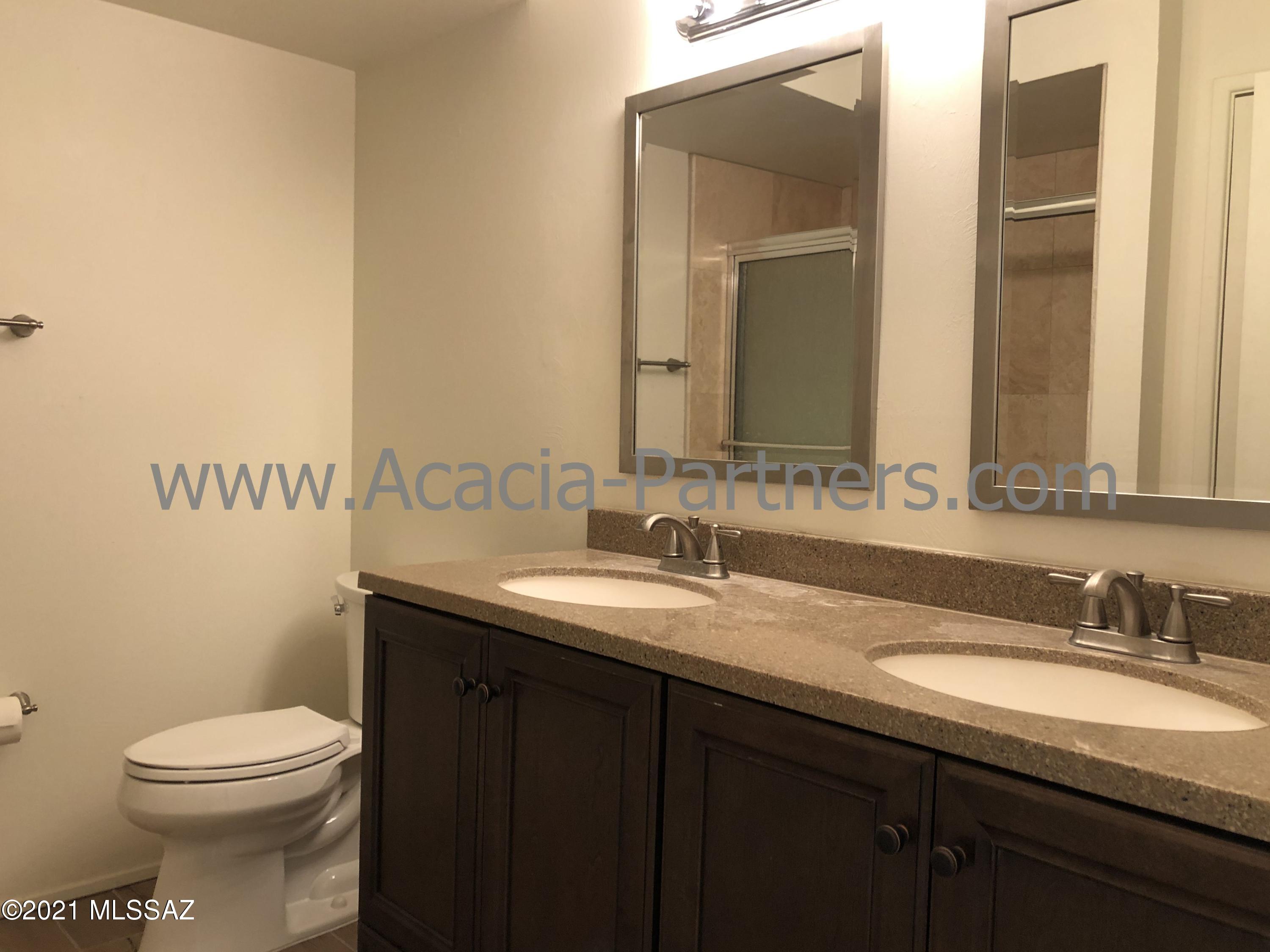 Tres Lomas (1-147) - Residential Lease