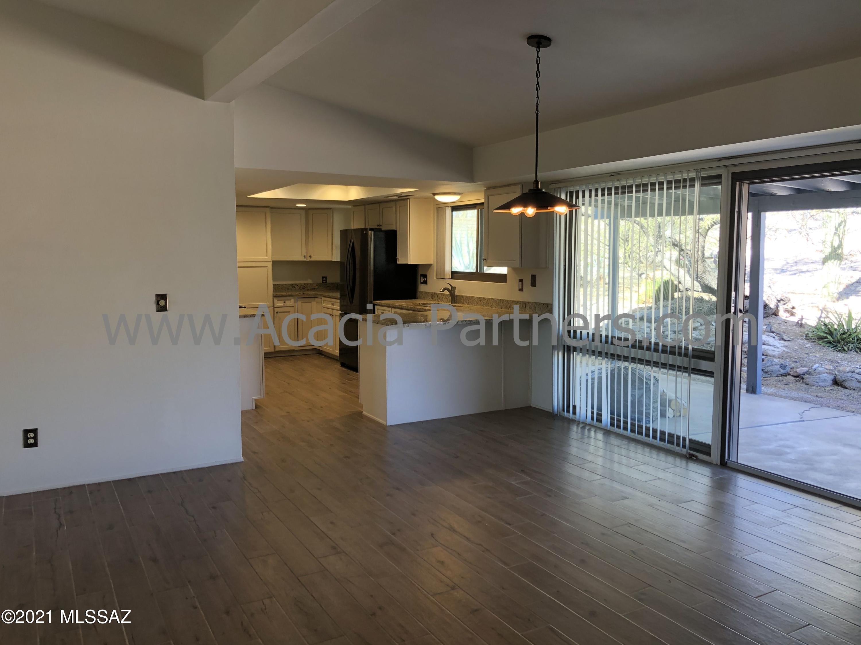 Tres Lomas (1-147) - Residential Lease