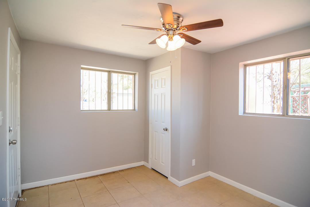 Mission Manor - Residential