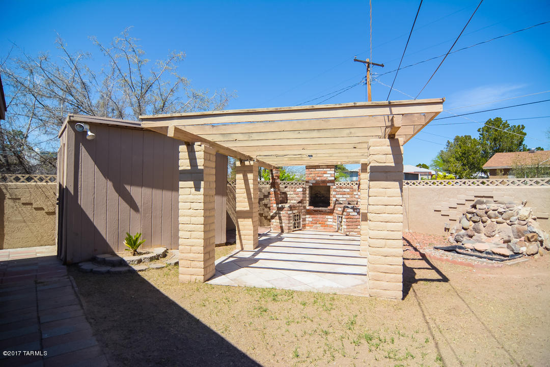 Mission Manor - Residential