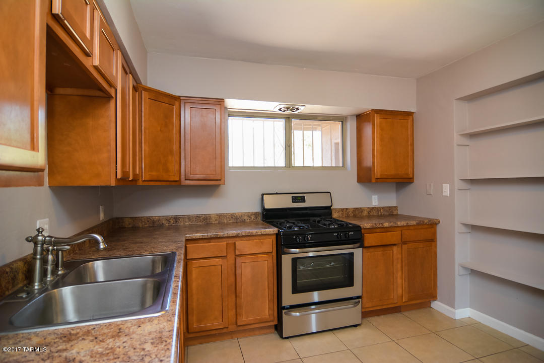 Mission Manor - Residential