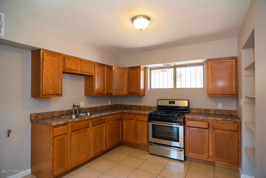 Mission Manor - Residential