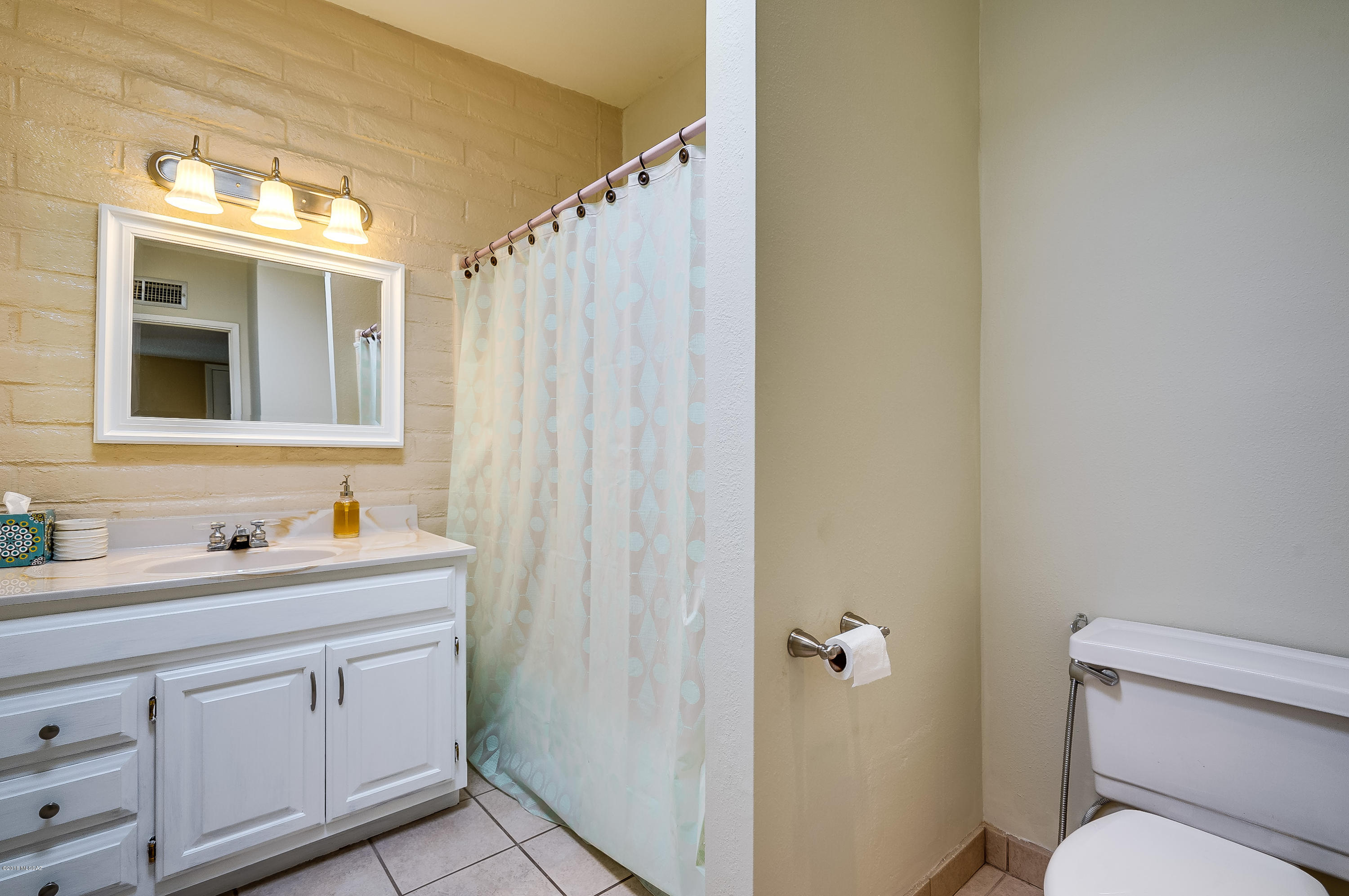 Broadway East (1-112) - Residential