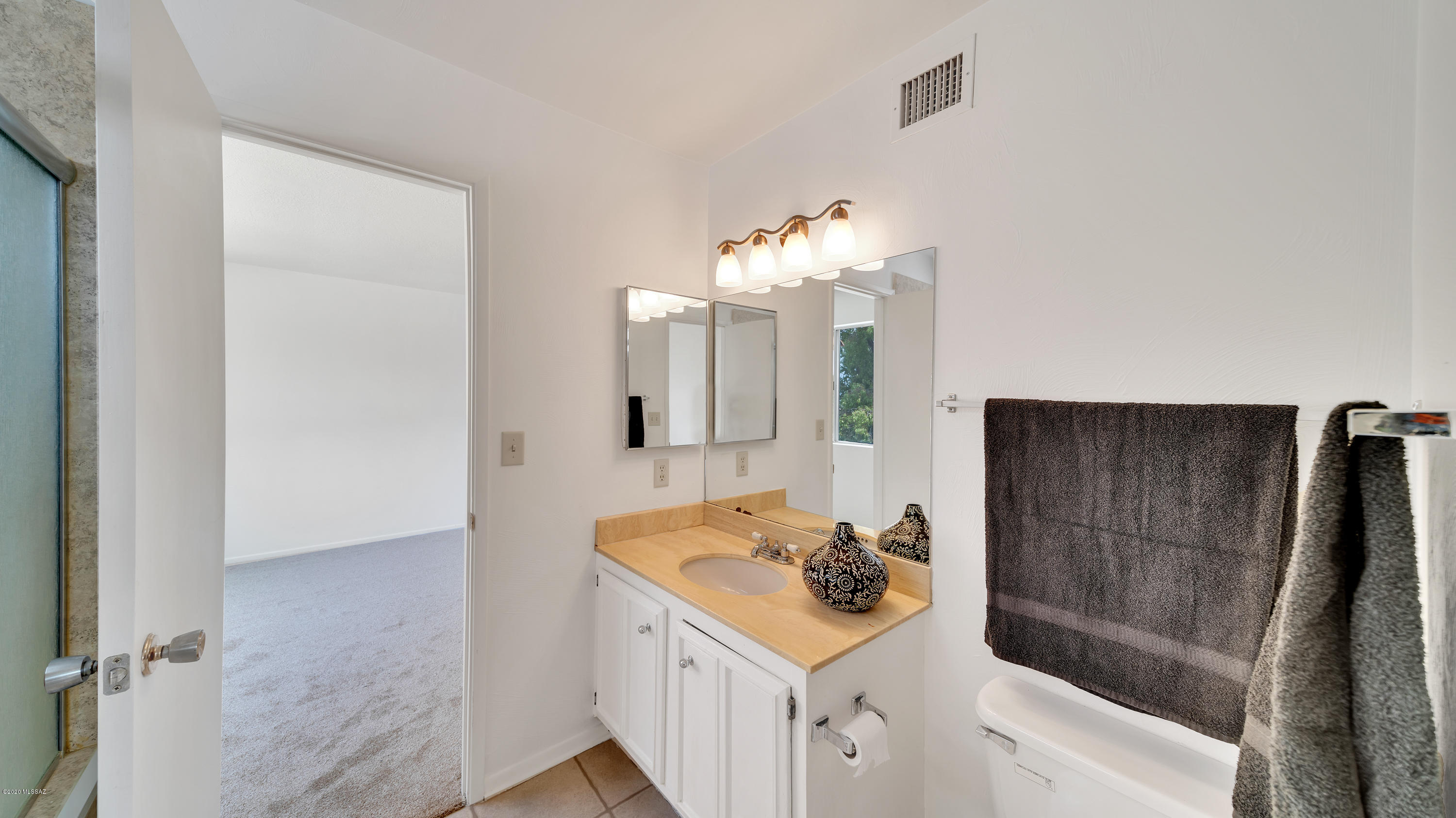Rolling Hills Villas - Residential