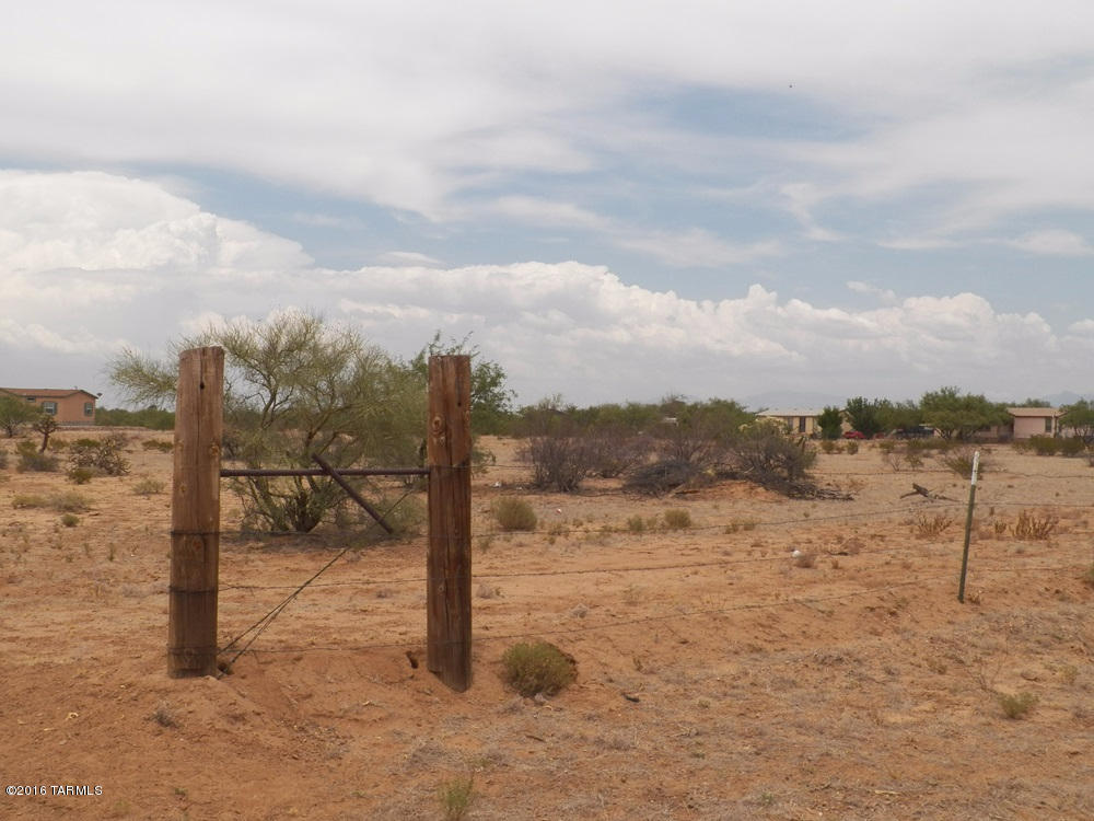 Sahuarita Road - Land