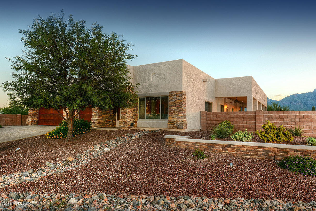STUNNING SOFT CONTEMPORARY W/ BREATHTAKING MOUNTAIN VIEWS
ON OVER 1 ACRE IN THE DESIRABLE FOOTHILLS RIVER VIEW ESTATES.
LOVELY FOYER ENTRY,AN ELEGANT LIVING RM & DINING RM W/HIGH 
CEILINGS,LG PICTURE WINDOWS,GOURMET ISLAND KITCHEN W/ 
GRANITE COUNTERTOPS,STAINLESS STEEL APPLIANCES,REFRIGERATOR,WINE COOLER,BREAKFAST AREA OPEN TO FAMILY RM W/FIREPLACE,BEAUTIFUL TRAVERTINE TILE FLRS,3 BEDROOMS+STUDY W/BUILT IN BOOKCASES,DESK,AMOIRE,(4TH BEDROOM),MASTER SUITE W/SITTING AREA,LUX BATH W/TRAVERTINE COUNTERTOPS & 2 VESSEL SINKS,LG WALK-IN CLOSET, LAUNDRY ROOM & 3 CAR GARAGE.FABULOUS
SPRAWLING BKYD W/COV'D WRAP AROUND  PATIOS,POOL,SPA,OUTDOOR FIREPLACE, BARBECUE W/EATING AREA,RAMADA,FIREPIT
& AMAZING MT.VIEWS. FLR PLN LOCATED UNDER PHOTOS,VIRTUAL TOUR